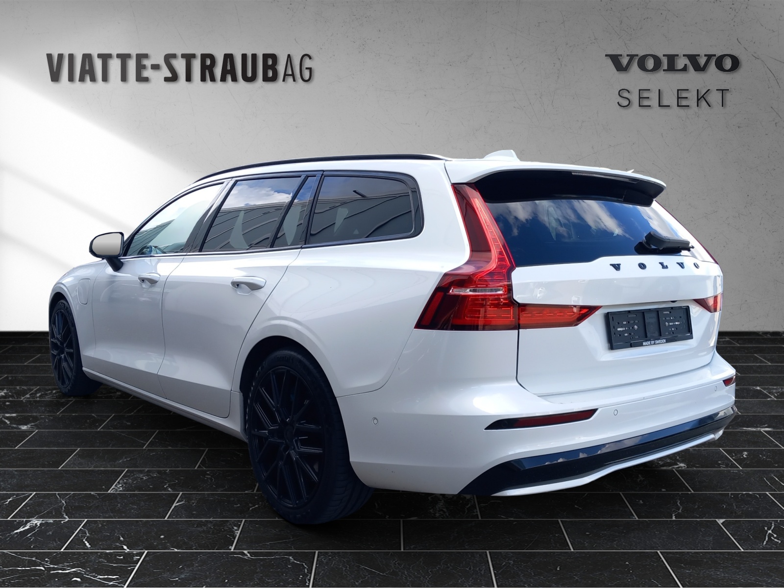 VOLVO V60 2.0 T6 TE Ultimate Dark eAWD-showroom-element-2