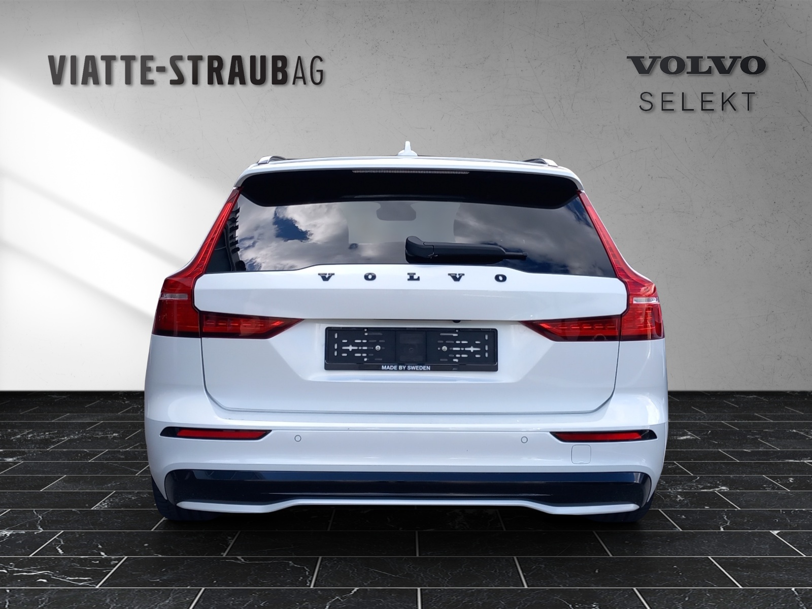 VOLVO V60 2.0 T6 TE Ultimate Dark eAWD-showroom-element-3