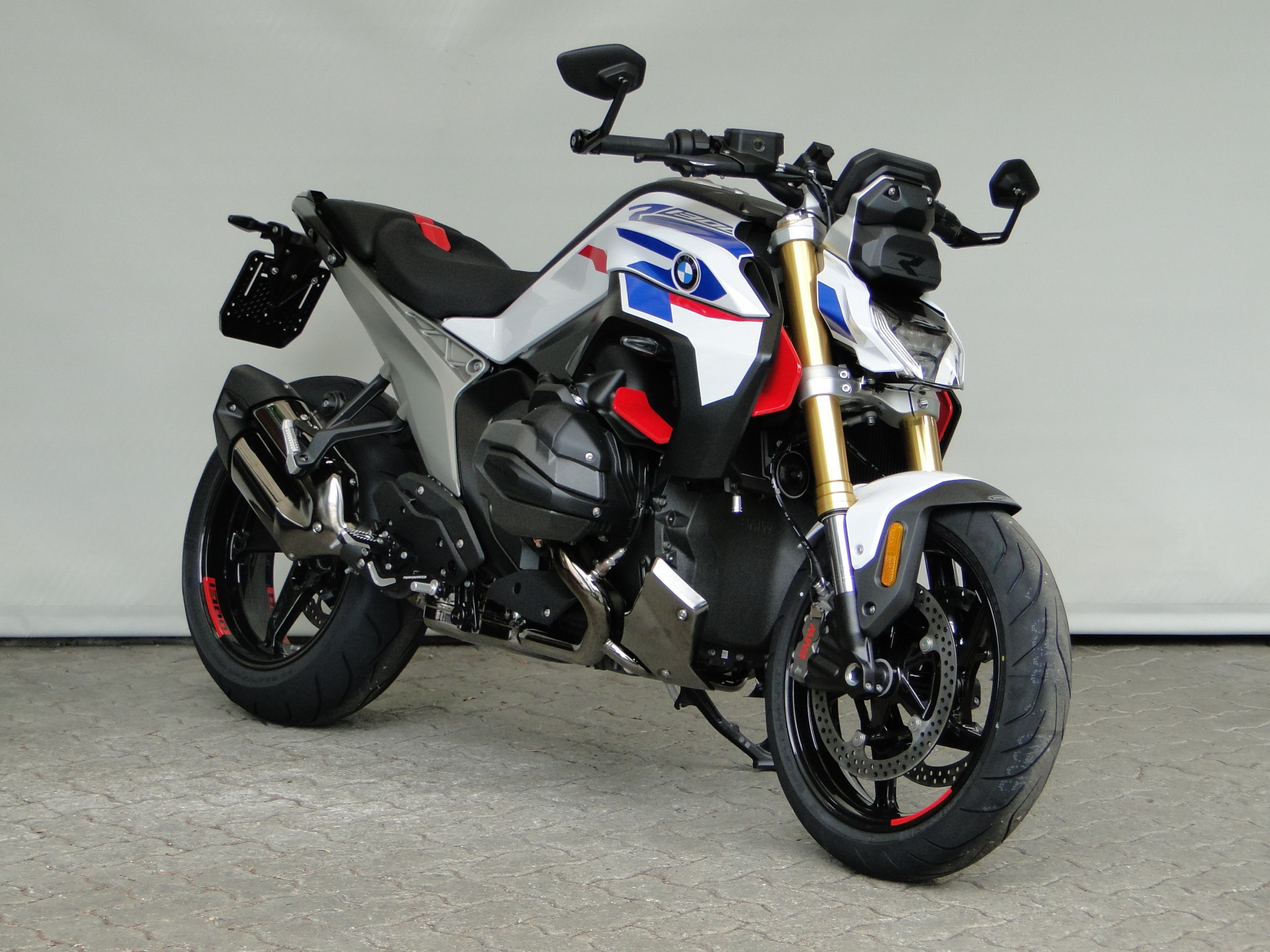 BMW R 1300 R Performance ASA, BOXER BONUS CHF 1'500.- & 2.9% LEASING-image-2