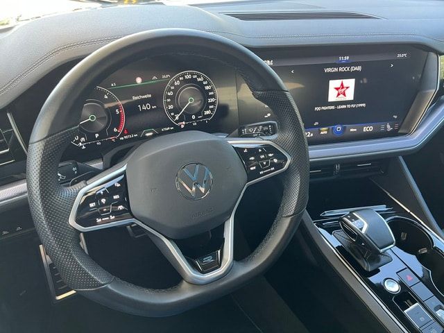 VW Touareg 3.0 TDI R Line 75 Edition Tiptronic-image-9