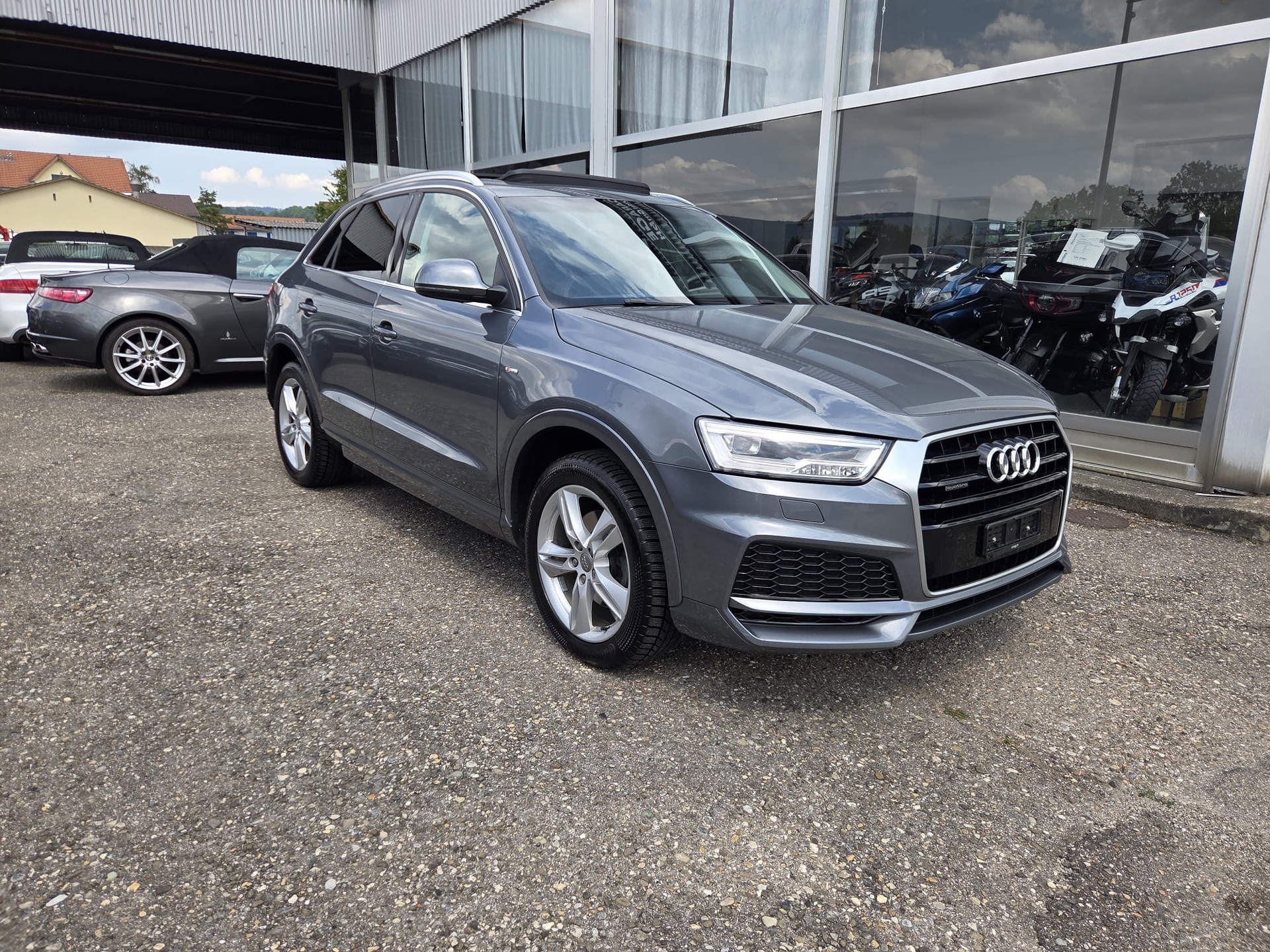 AUDI Q3 2.0 TDI sport quattro S-tronic NEUER MOTOR 500 Km!