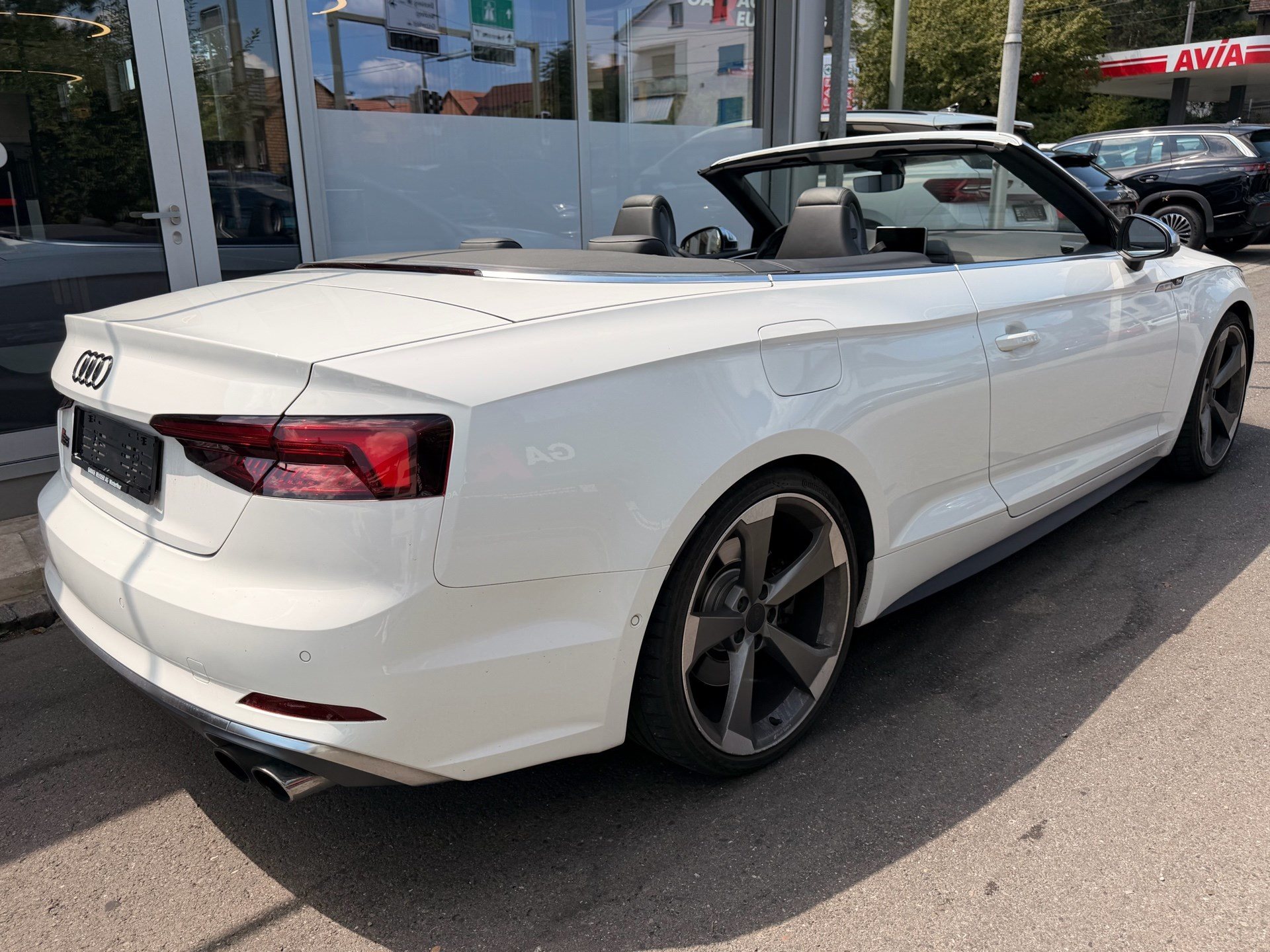 AUDI S5 Cabriolet 3.0 TFSI quattro *** TOPAUSSTATTUNG & WINTERRÄDER ***-showroom-element-3