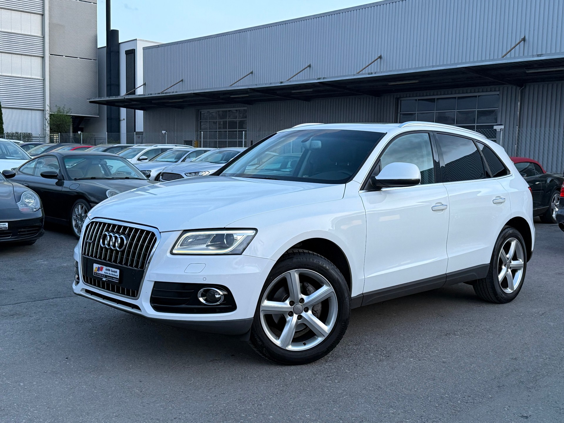 AUDI AUDI Q5 2.0 TFSI quattro tiptronic / Frisch ab MFK & Service / 1 Jahr Garantie / Panoramadach / Leder / Navigation
