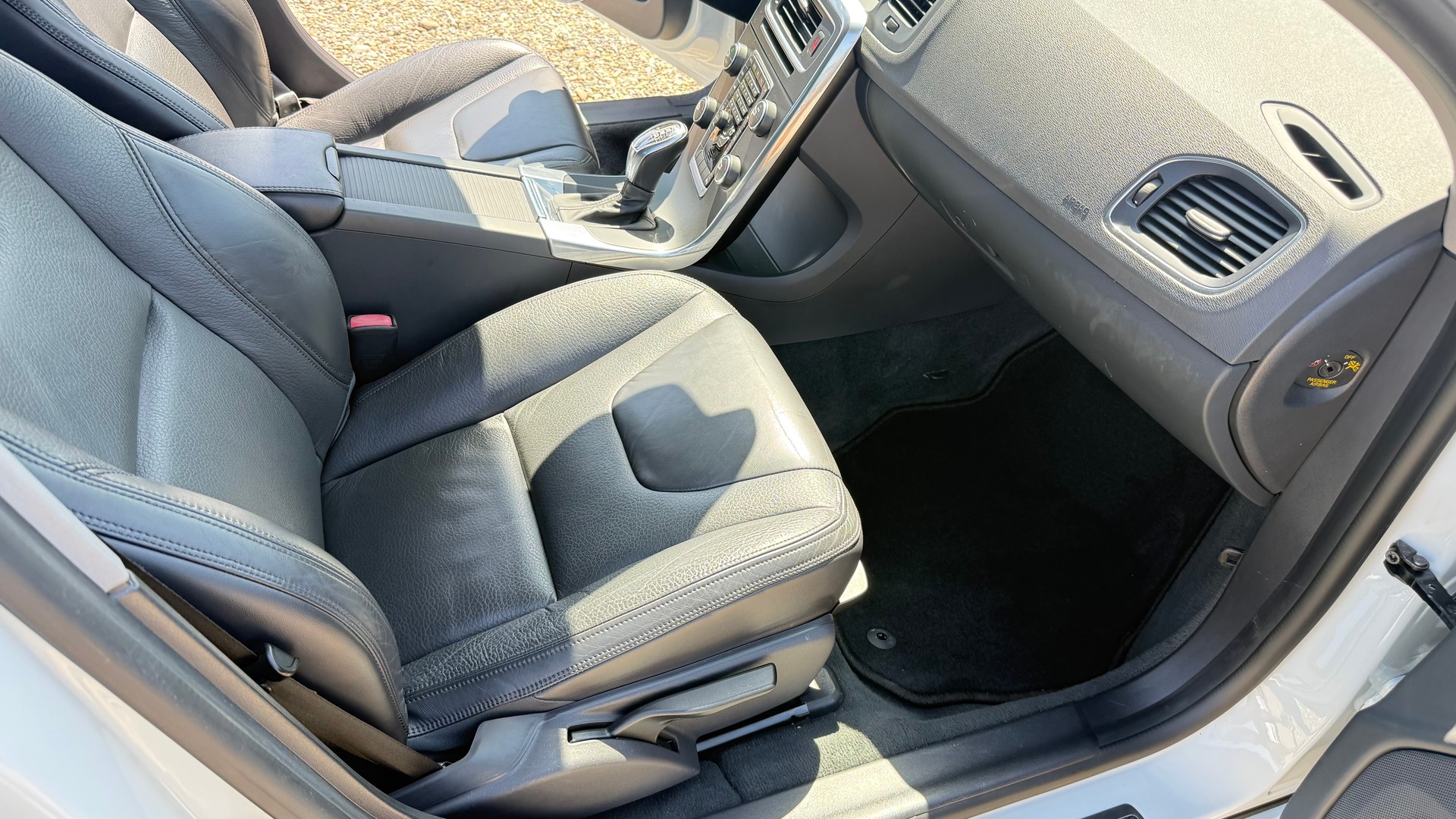 VOLVO V60 T4 Kinetic Powershift-image-7