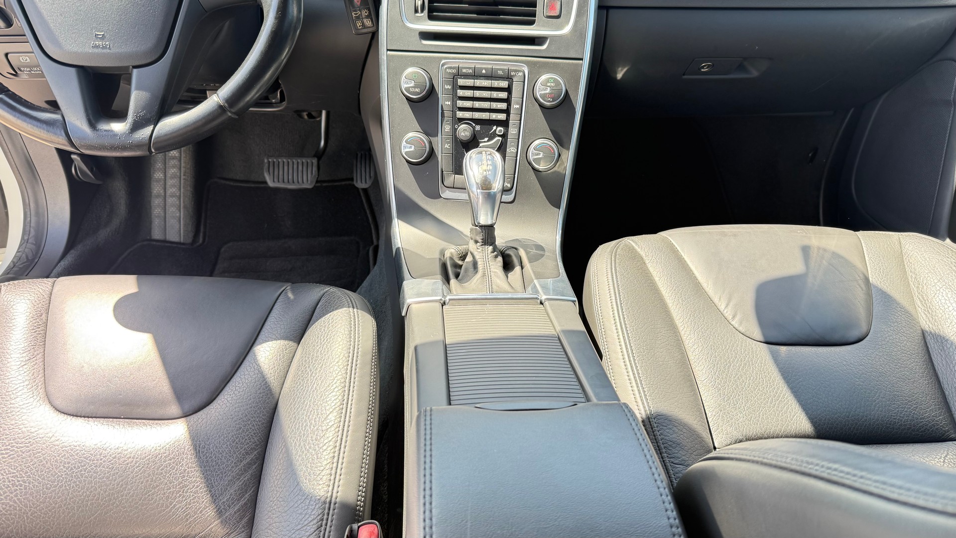 VOLVO V60 T4 Kinetic Powershift-image-5