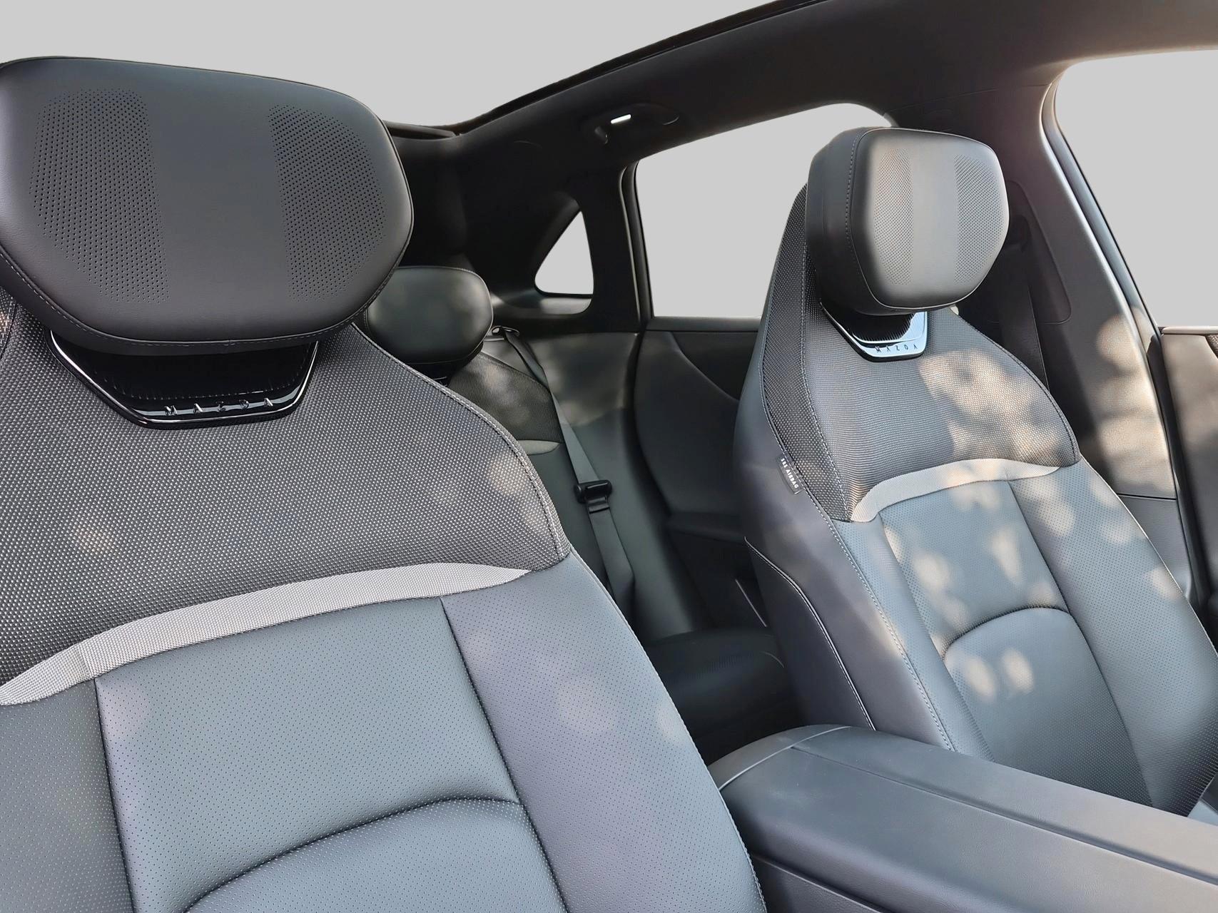 MAZDA CX-6e-image-22