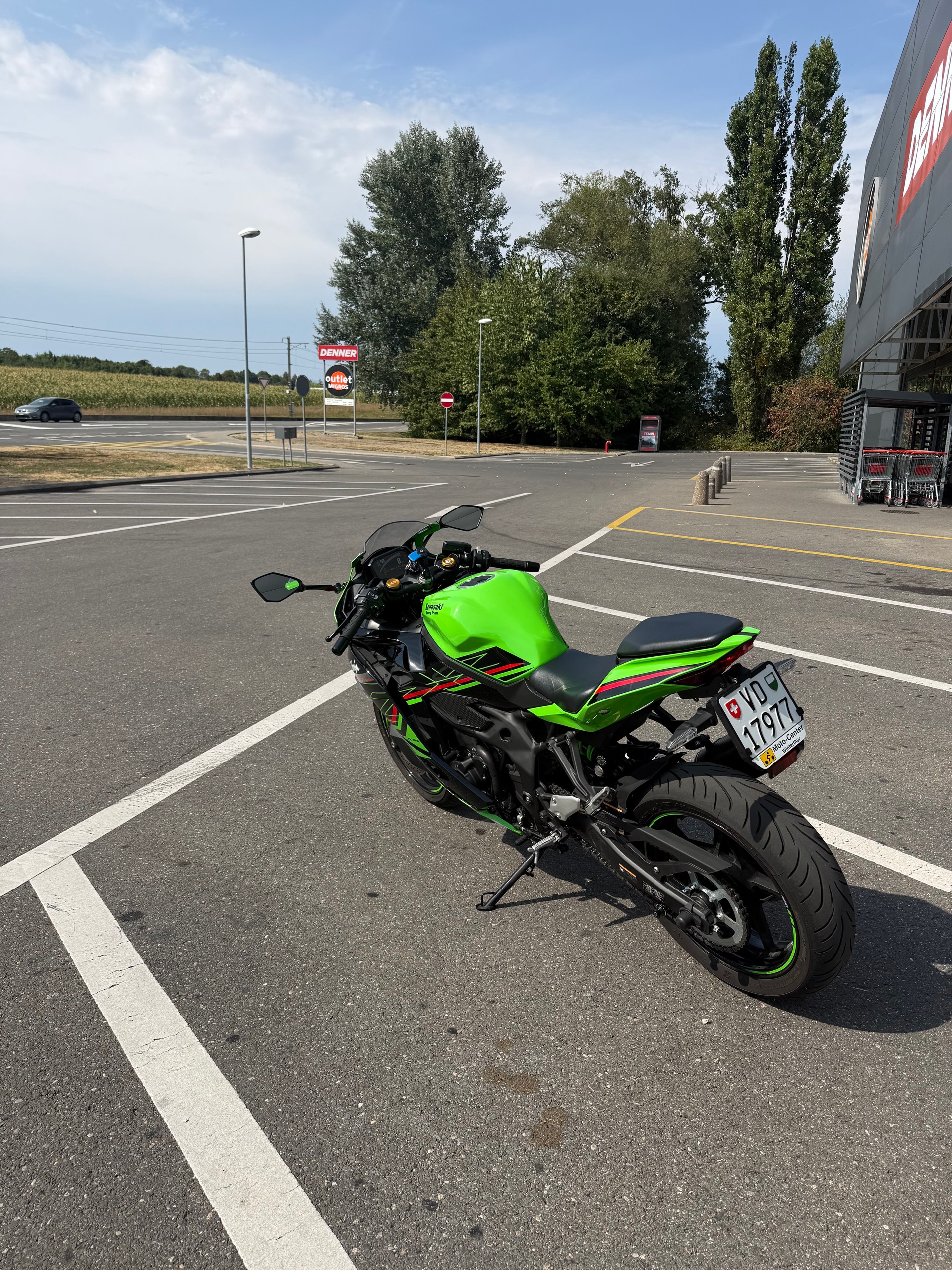 KAWASAKI Ninja ZX-4RR-image-4