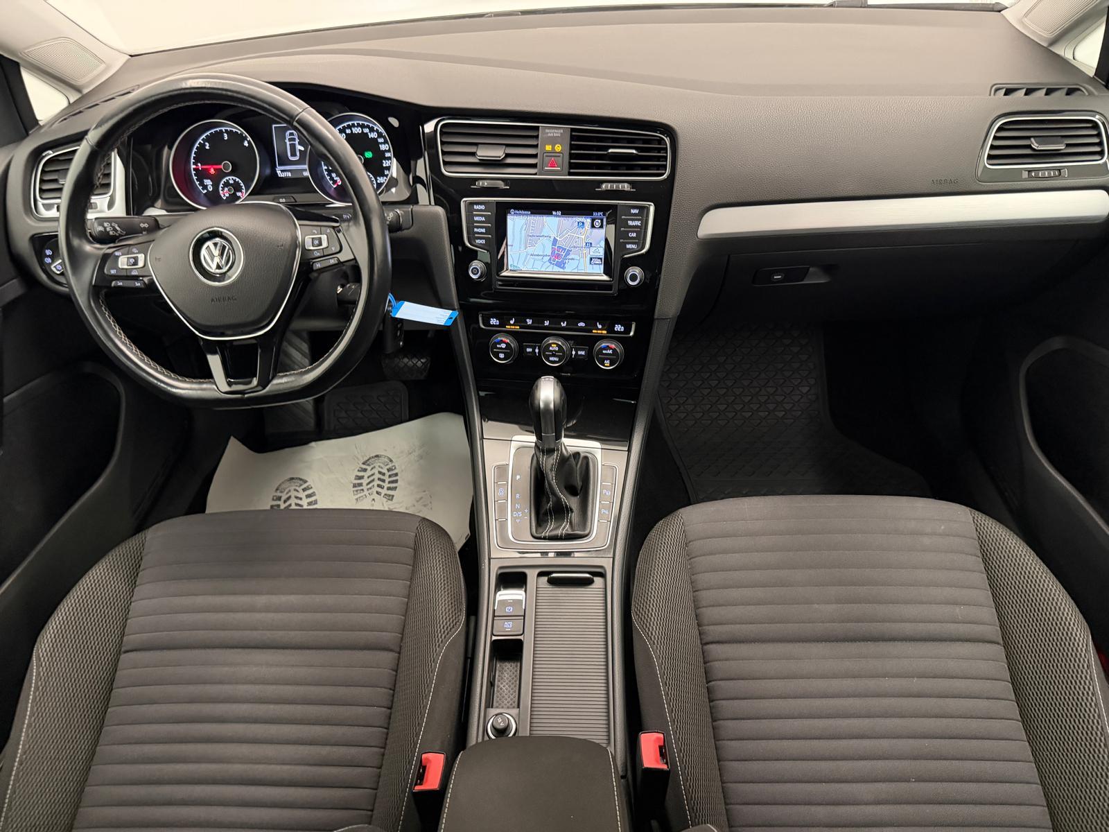 VW Golf VII Variant 2.0 TDI Cup DSG-image-14