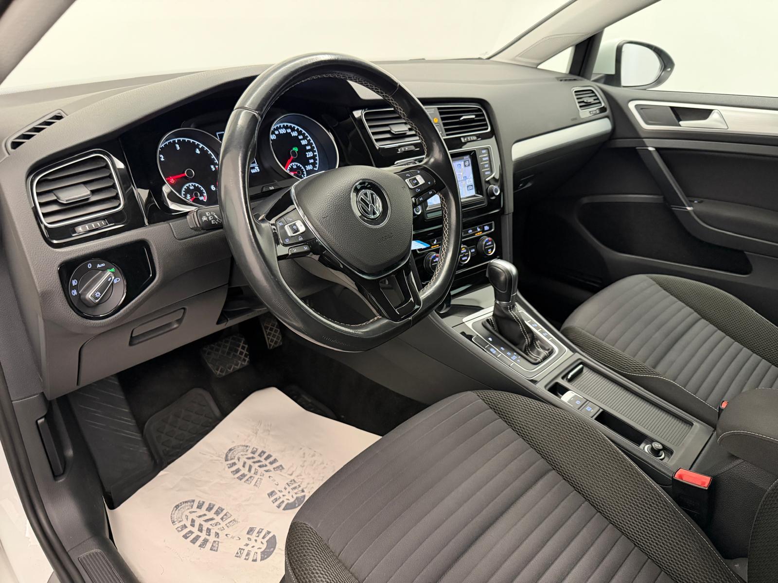 VW Golf VII Variant 2.0 TDI Cup DSG-image-10