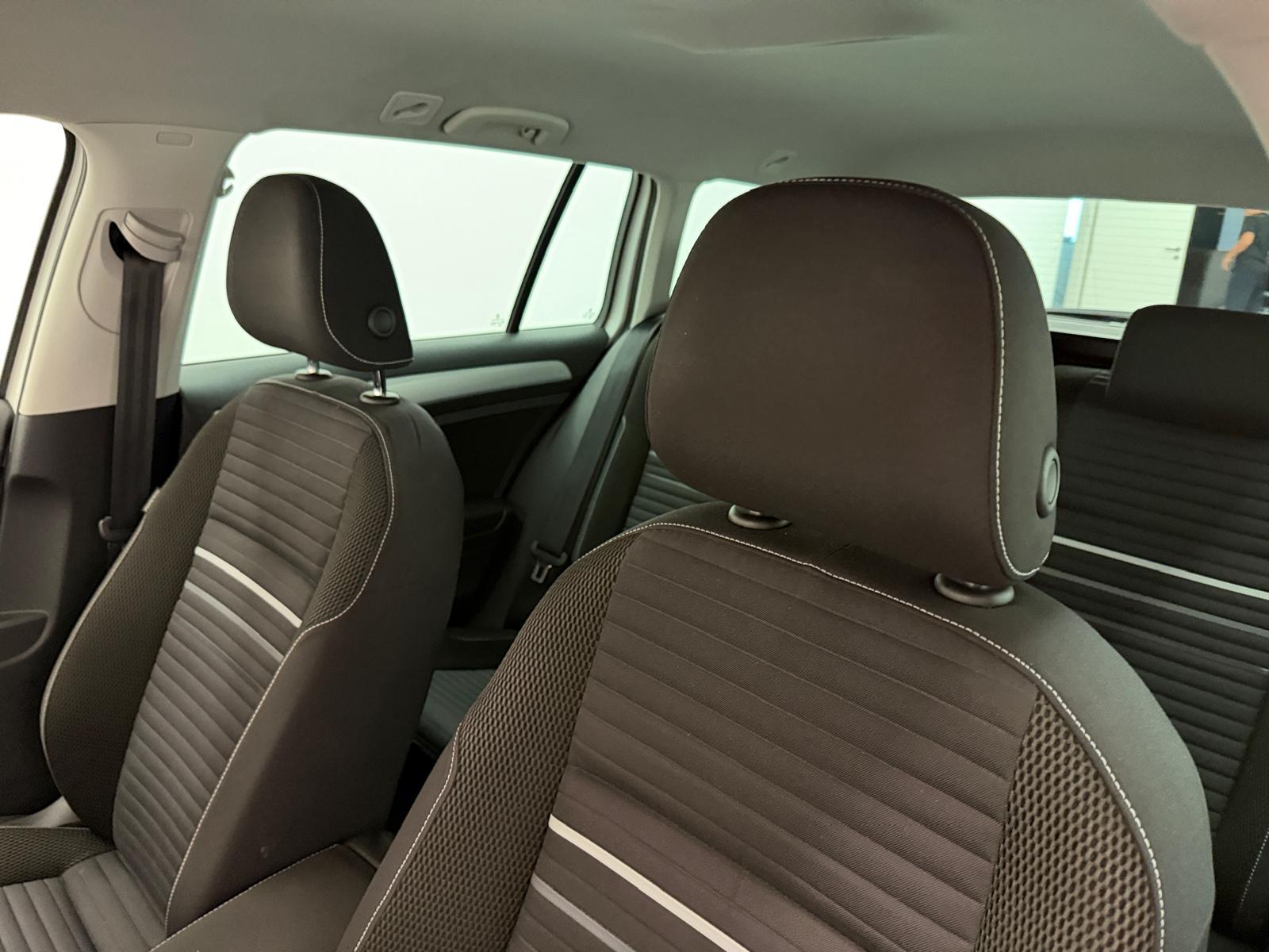 VW Golf VII Variant 2.0 TDI Cup DSG-image-13