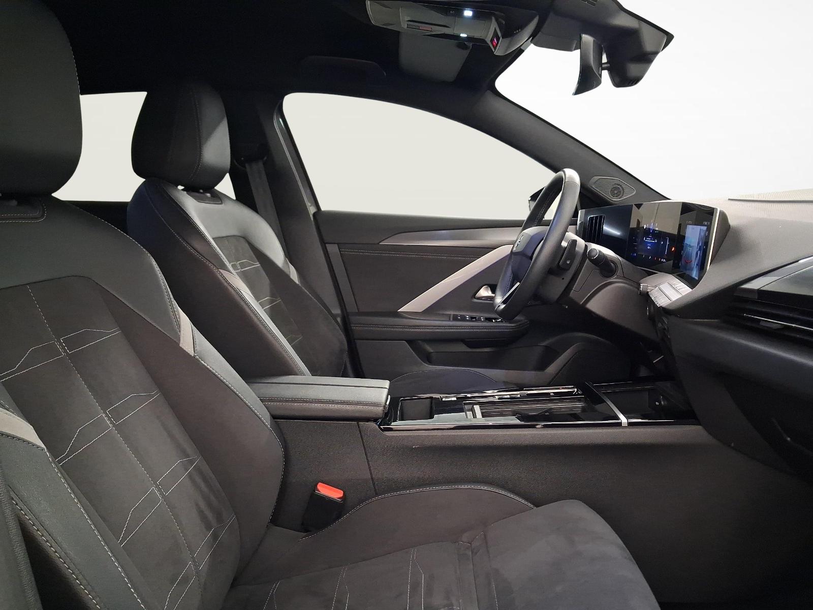 OPEL Astra 1.6 T PHEV 180 Swiss Premium-image-9