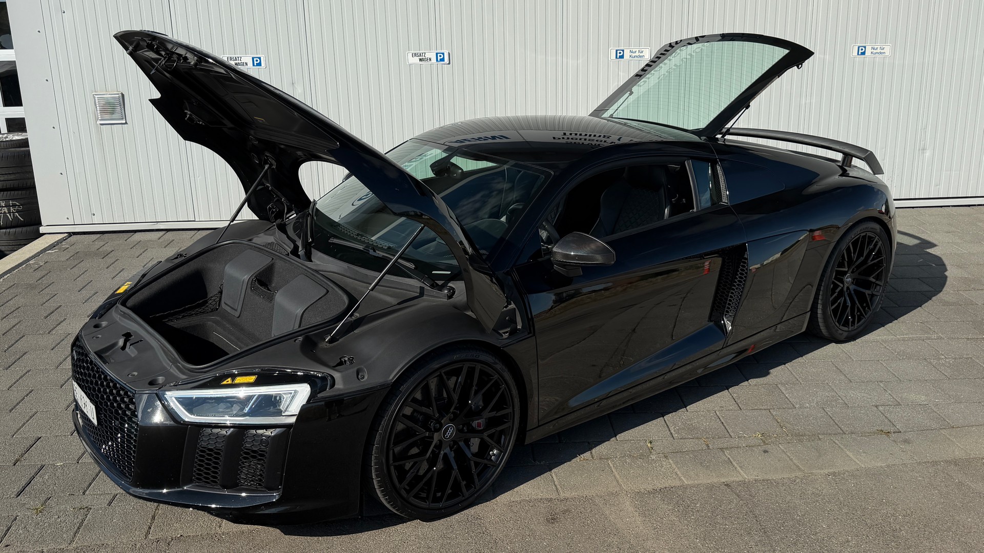 AUDI R8 Coupé 5.2 plus S-Tronic Ohne OPF mit Capristo!-showroom-element-2