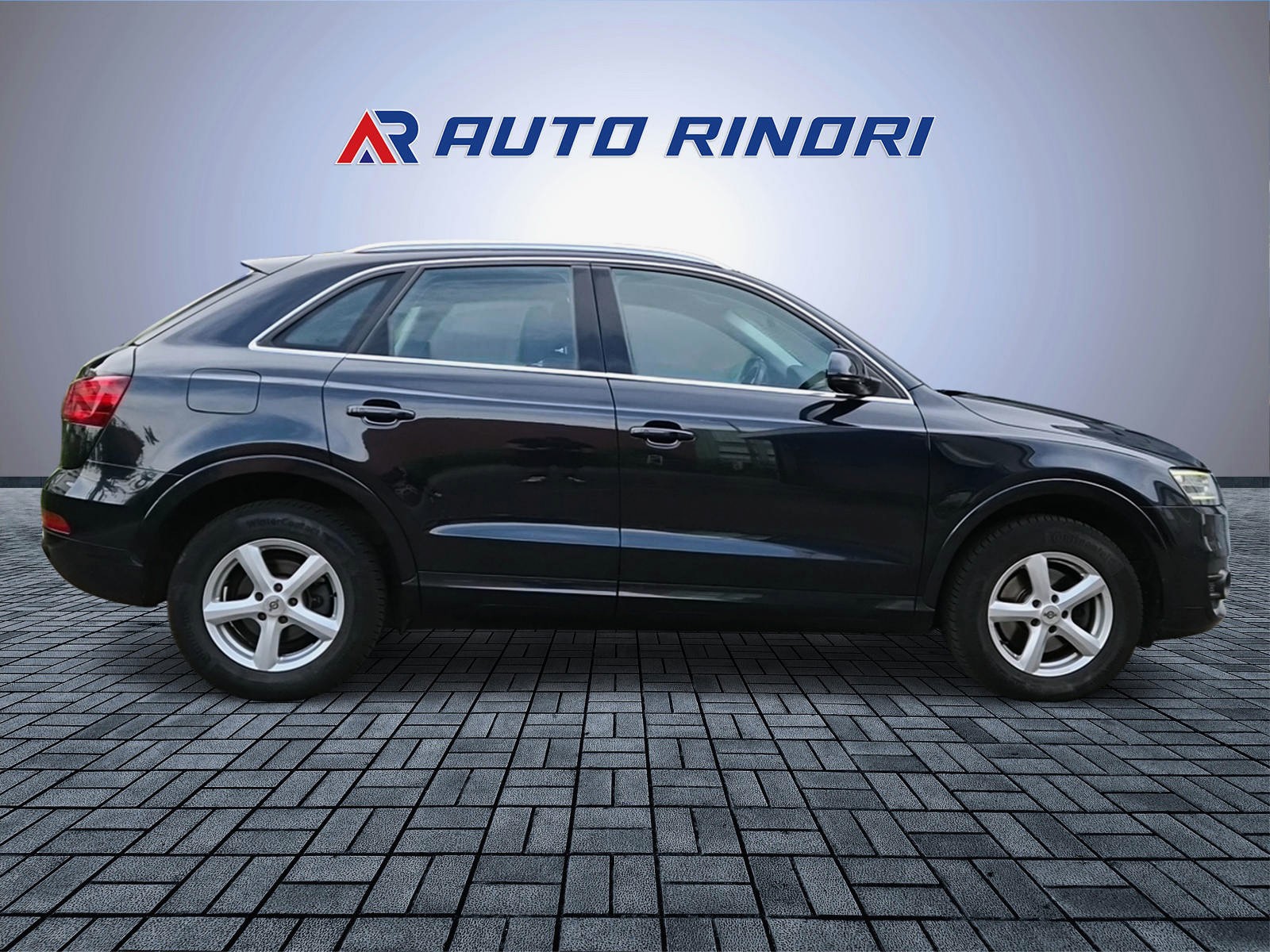 AUDI Q3 2.0 TDI quattro S-tronic-showroom-element-3