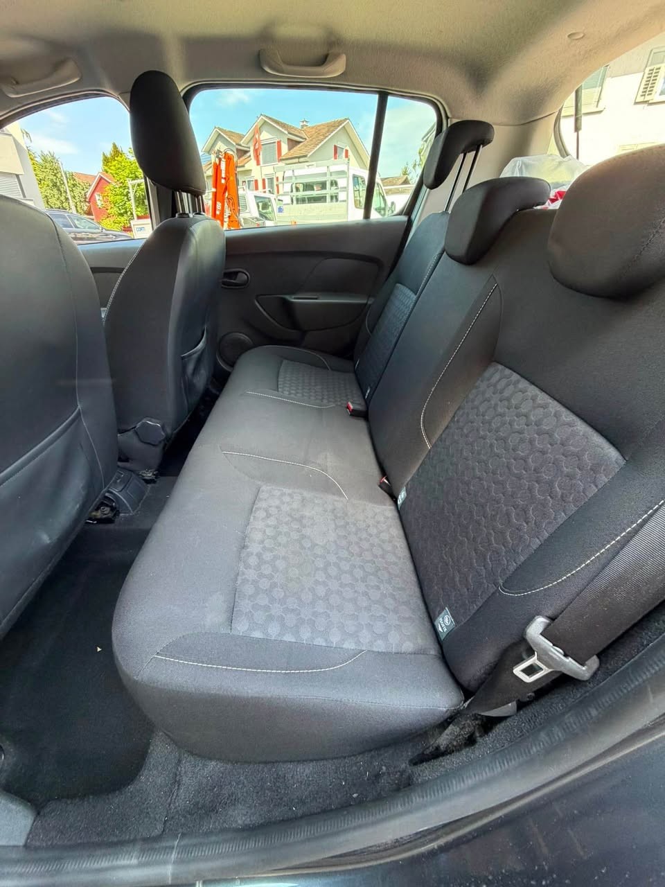 DACIA Sandero 1.5 dCi Lauréate-image-11