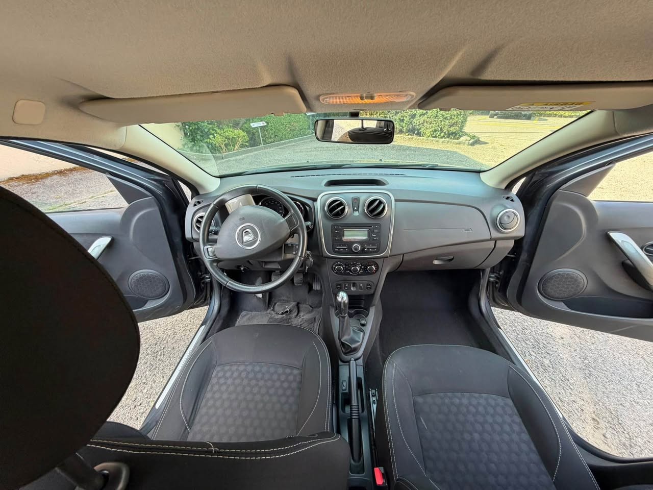 DACIA Sandero 1.5 dCi Lauréate-image-12