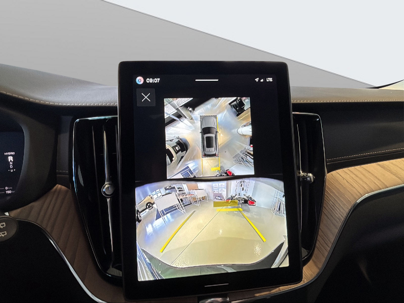 VOLVO XC60 T8 eAWD PluginHybrid Ultra Dark Geartronic-image-16