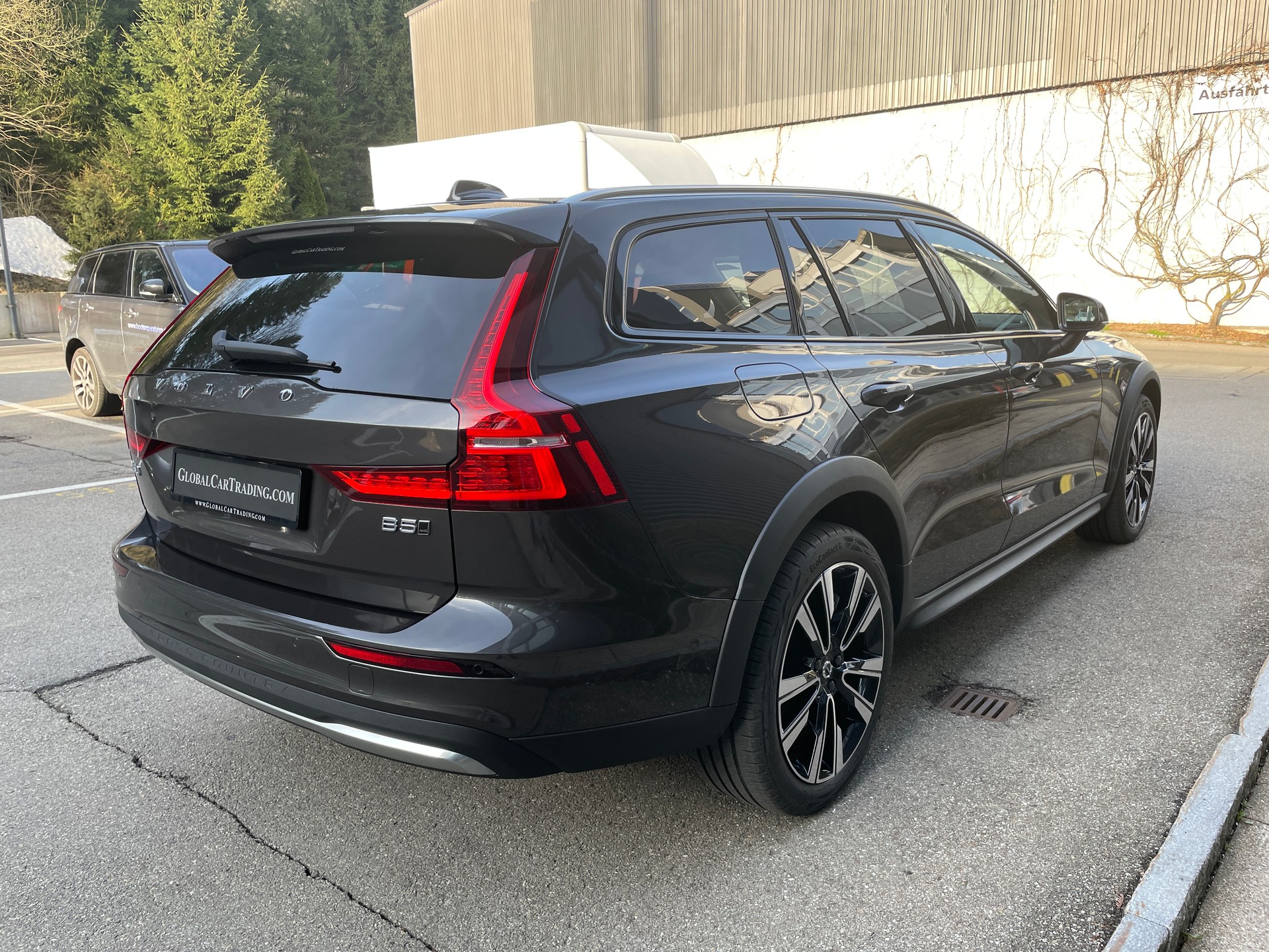 VOLVO V60 Cross Country B5 Mild Hybrid Plus AWD Geartronic-showroom-element-3