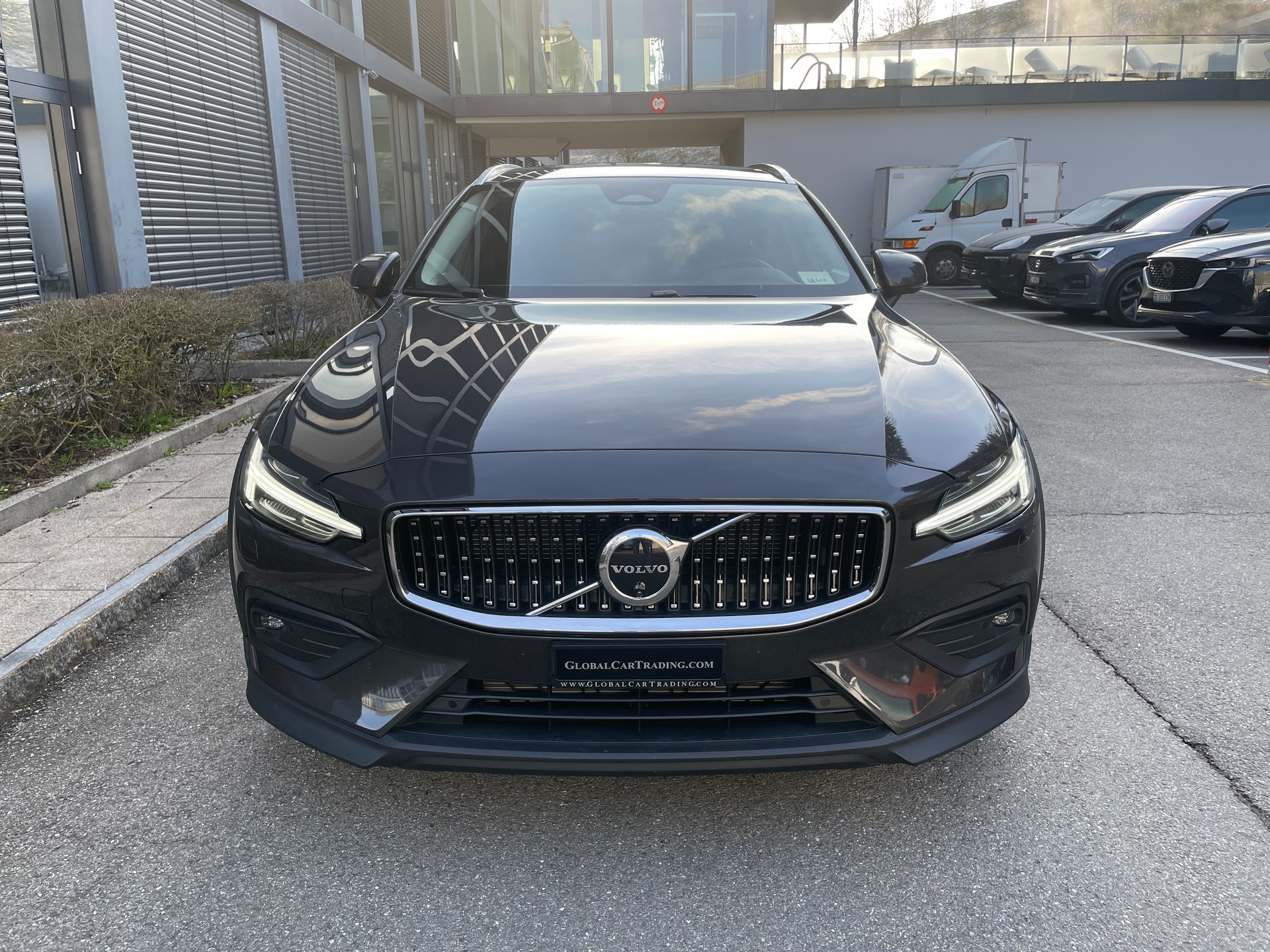 VOLVO V60 Cross Country B5 Mild Hybrid Plus AWD Geartronic-showroom-element-1