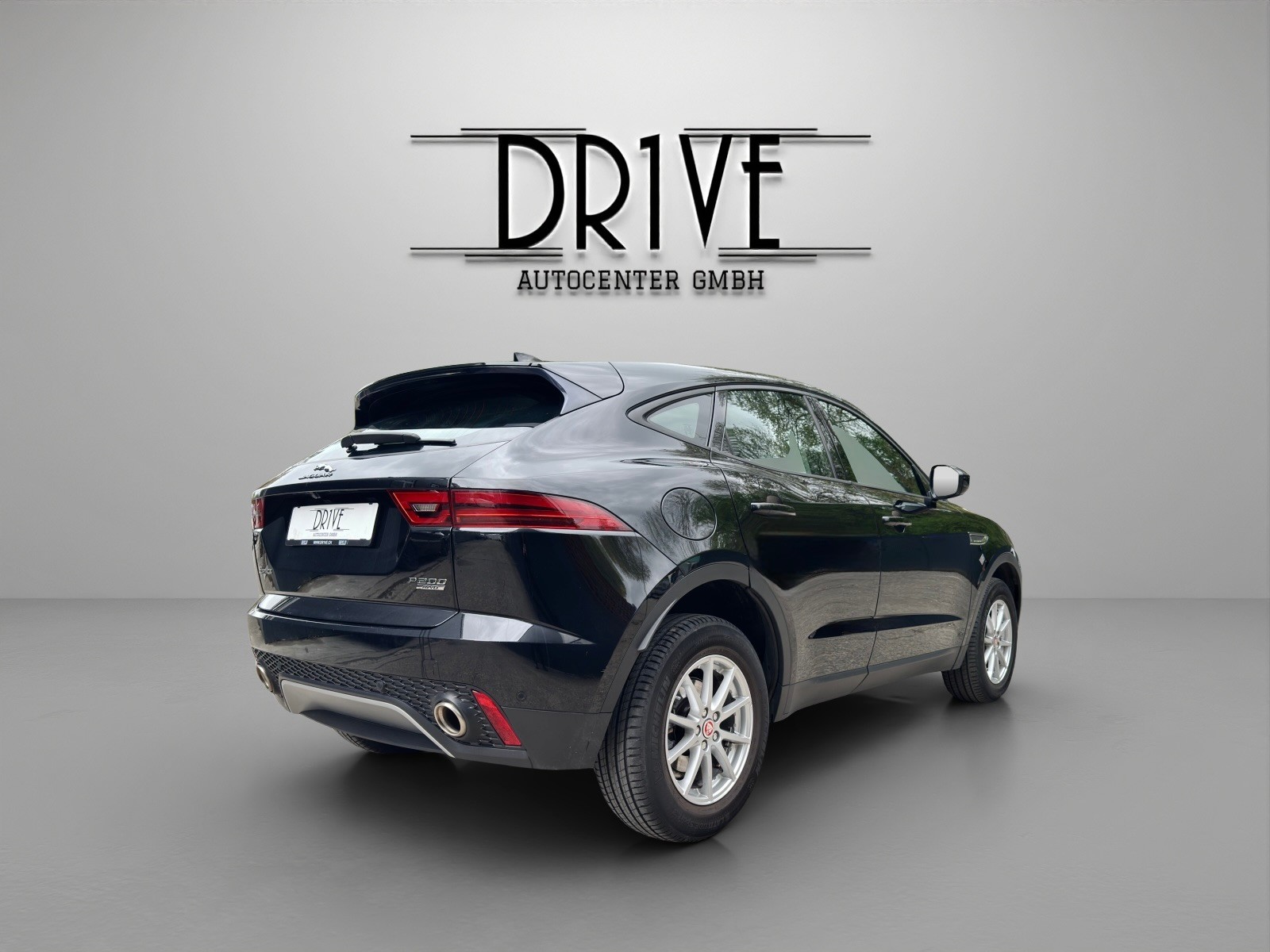 JAGUAR E-Pace P200 R-Dynamic AWD Automatik-image-4