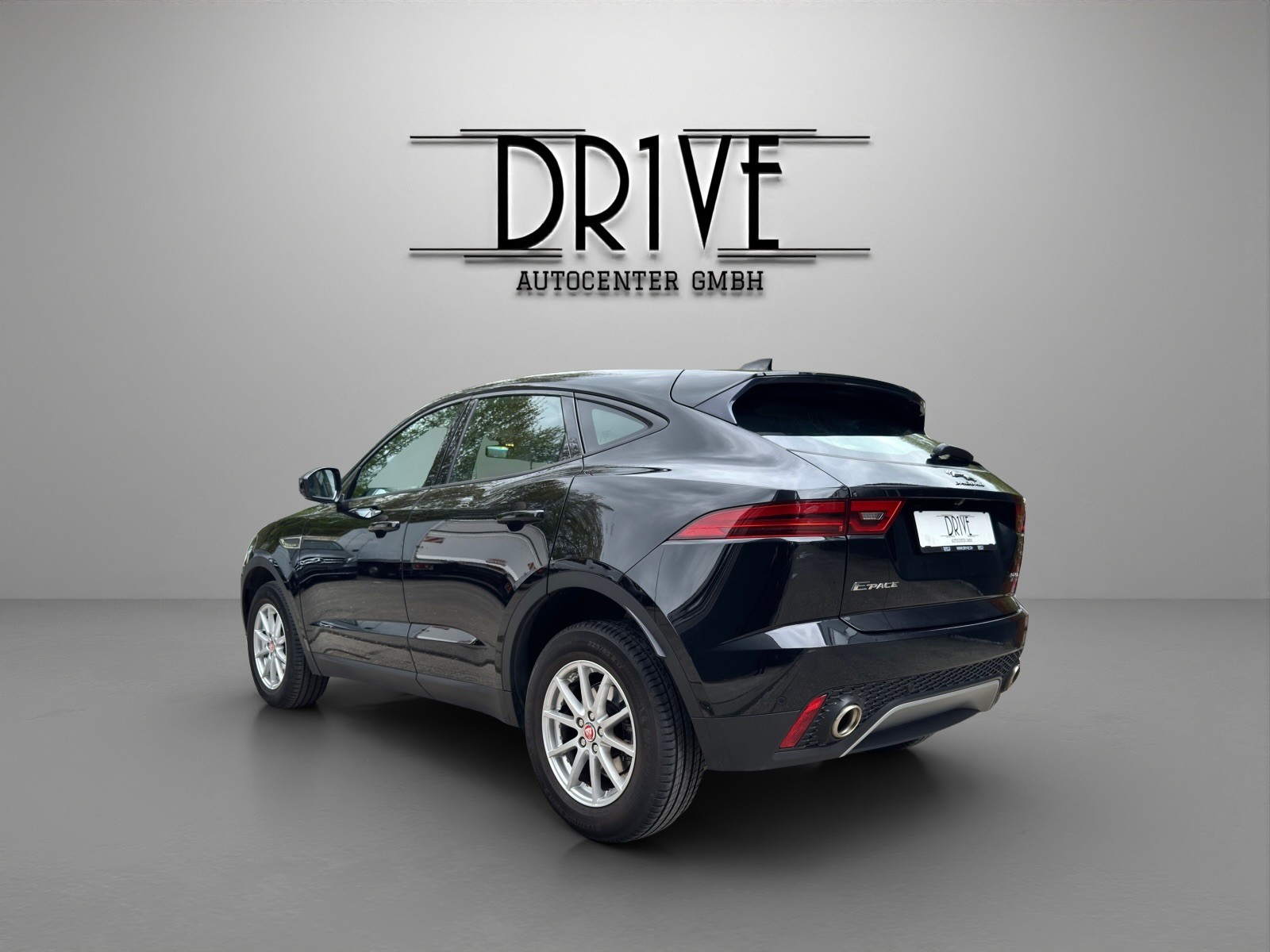 JAGUAR E-Pace P200 R-Dynamic AWD Automatik-image-6
