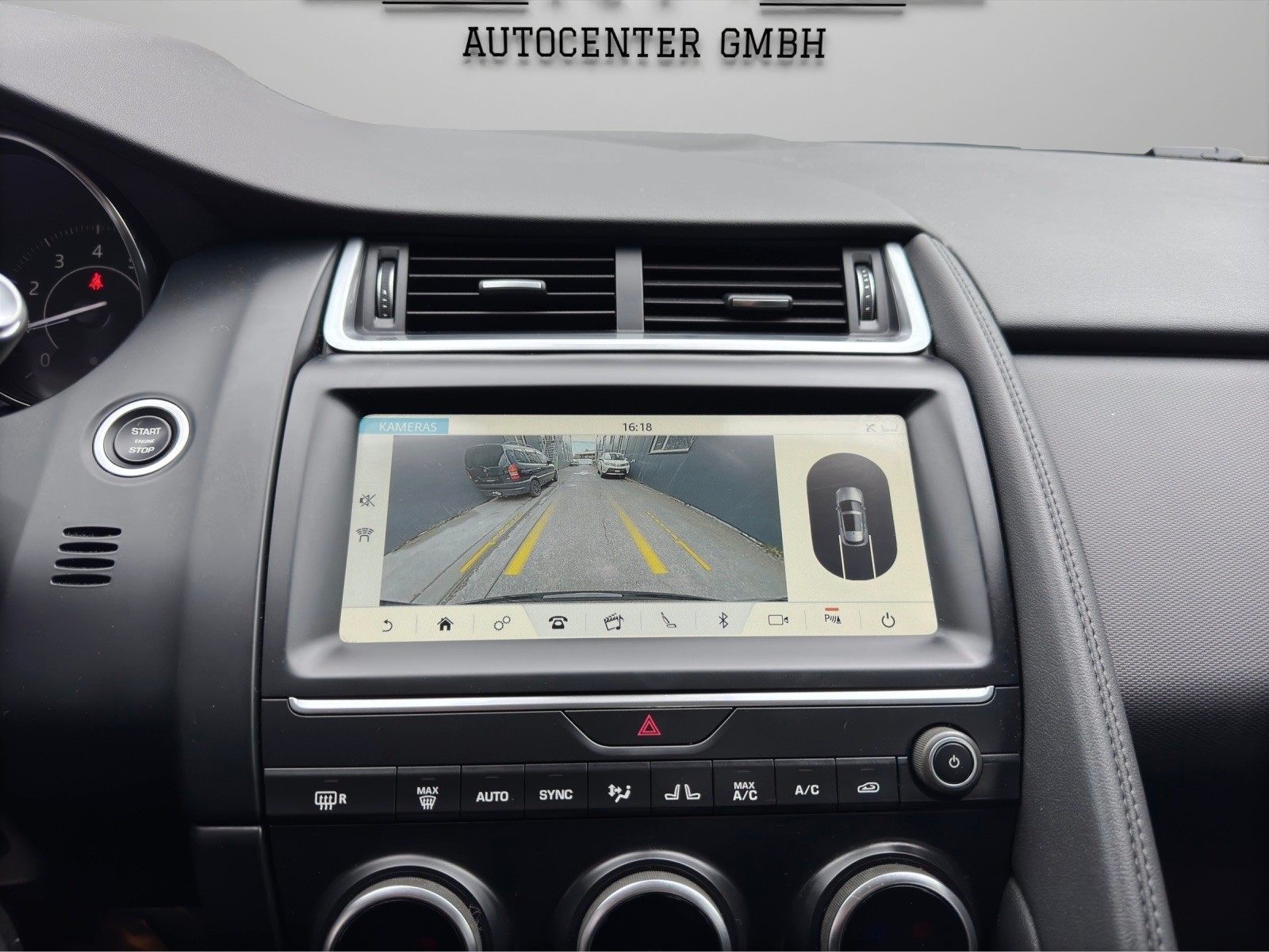 JAGUAR E-Pace P200 R-Dynamic AWD Automatik-image-14