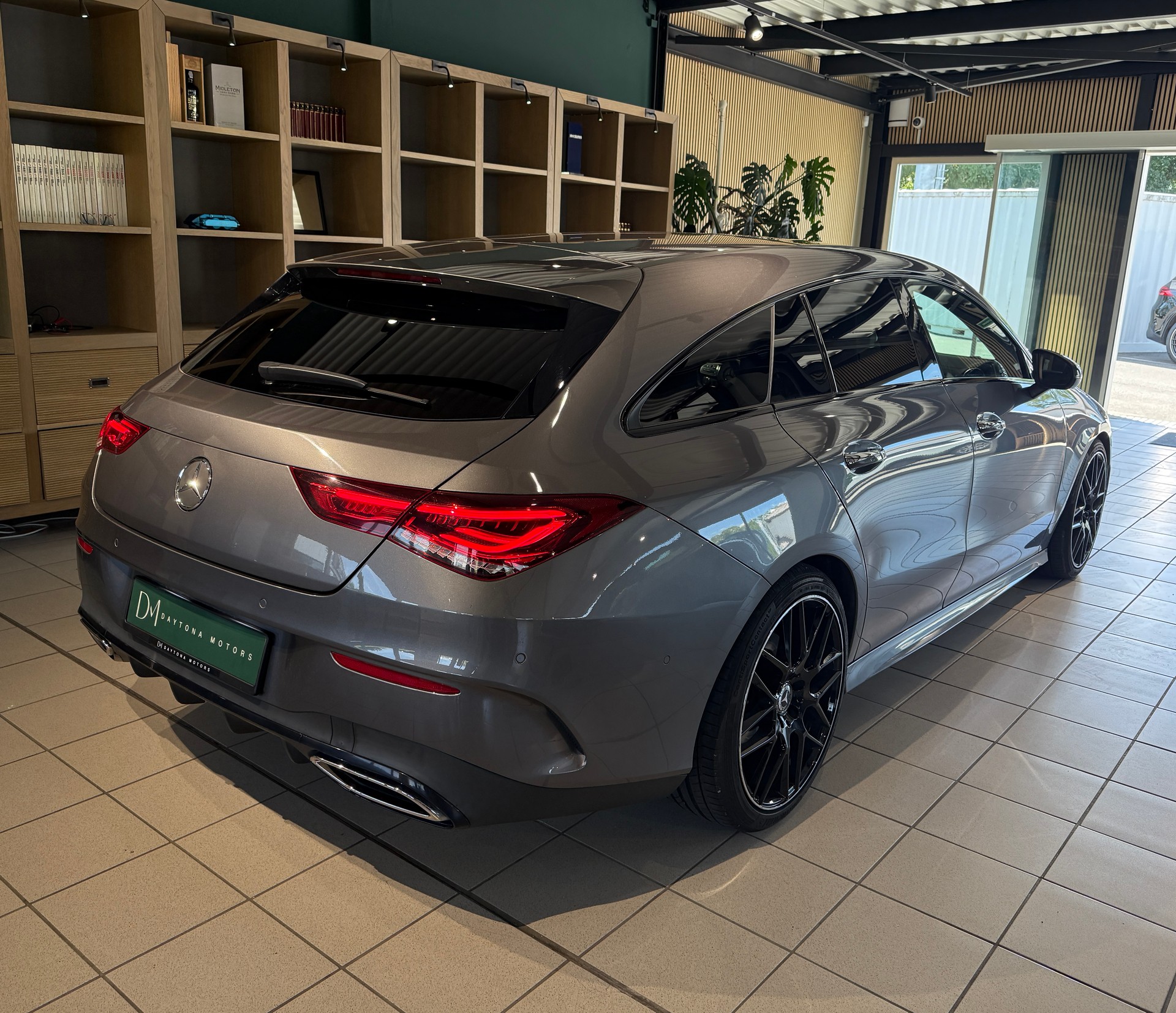 MERCEDES-BENZ CLA Shooting Brake 200 AMG Line 7G-DCT-showroom-element-2