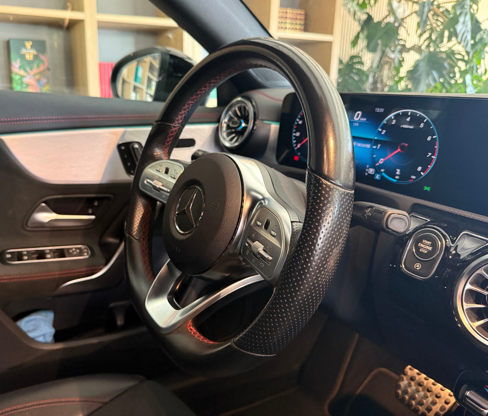 MERCEDES-BENZ CLA Shooting Brake 200 AMG Line 7G-DCT-image-13