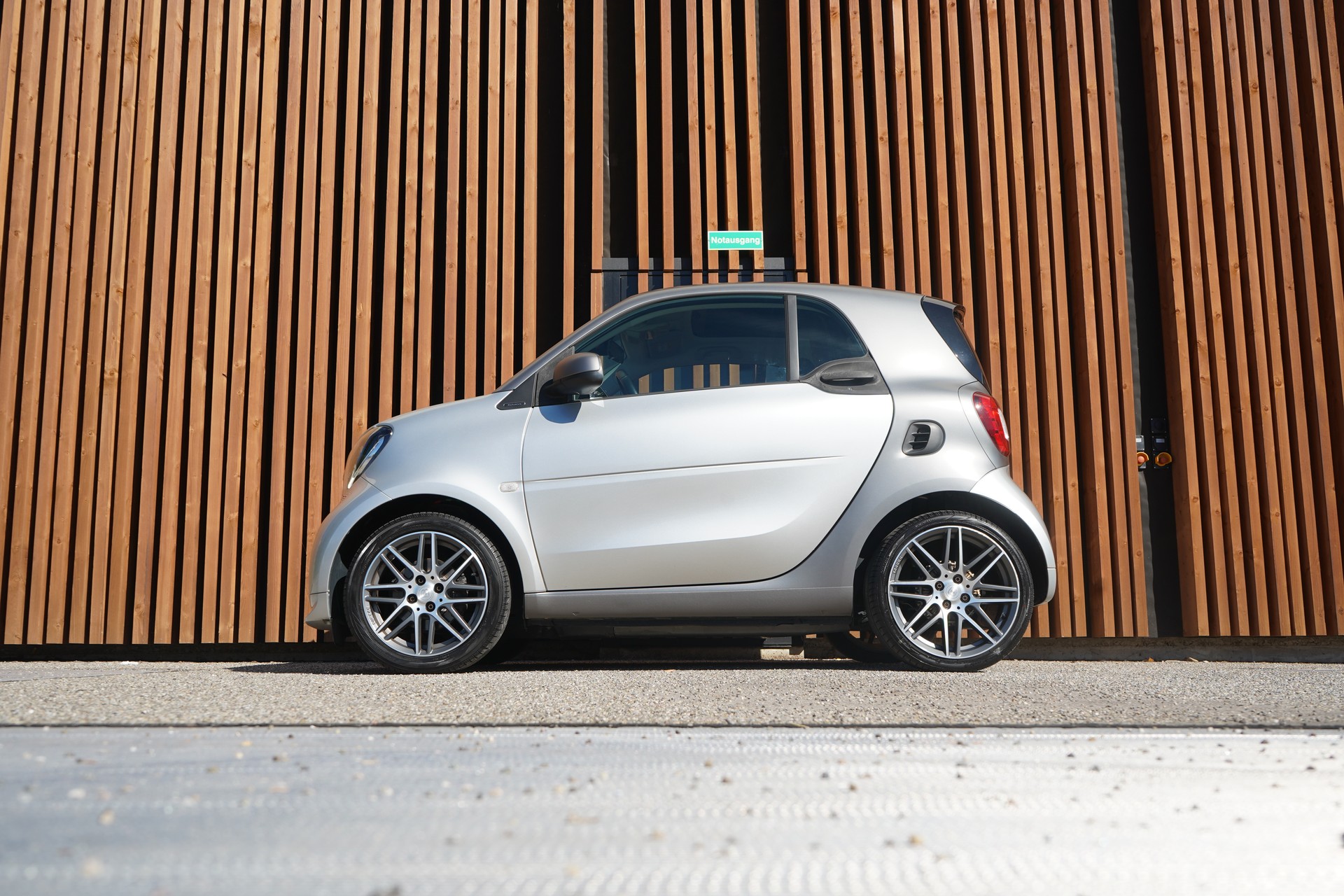 SMART FORTWO BRABUS XCLUSIVE TWINMATIC l 109 PS-showroom-element-3