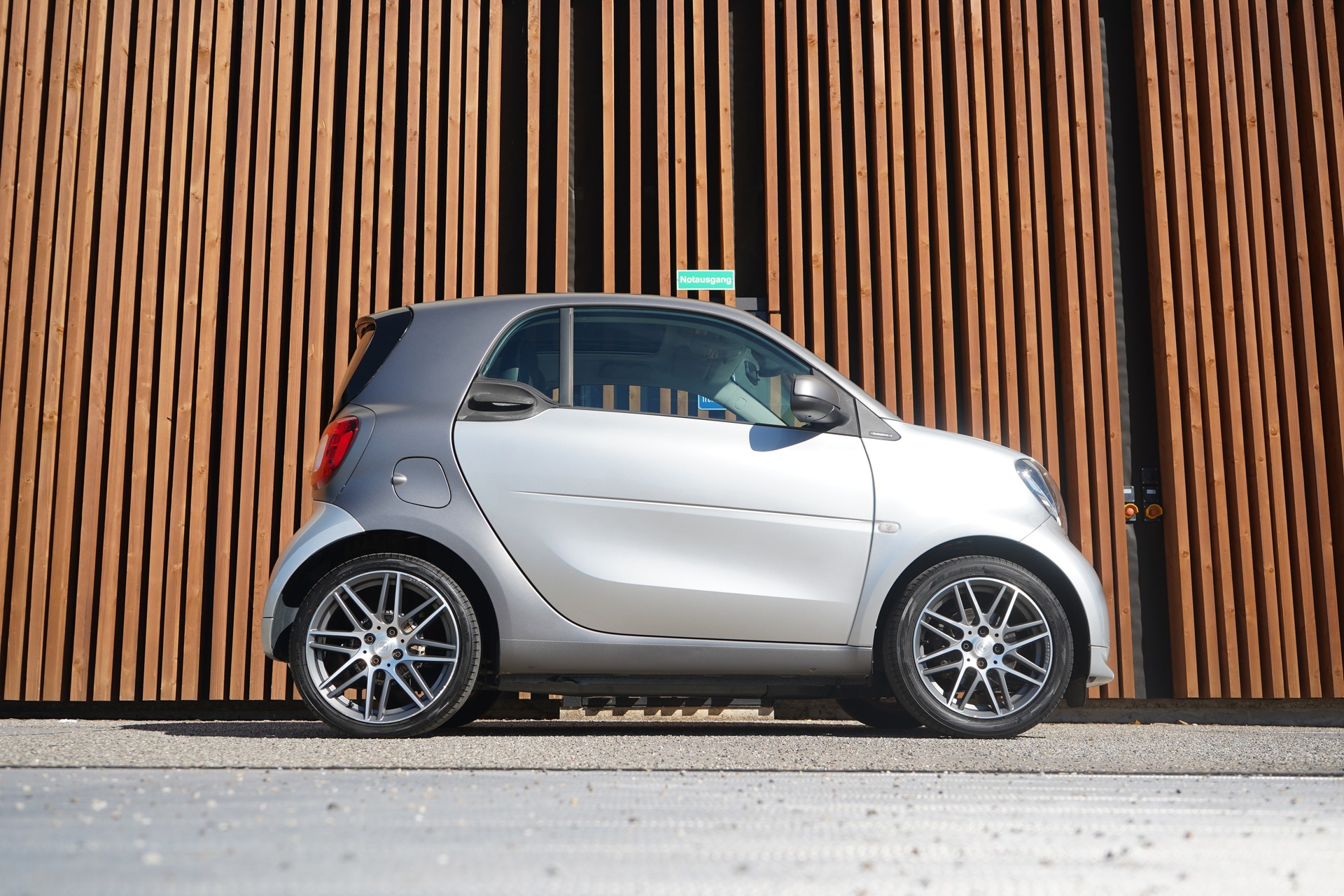 SMART FORTWO BRABUS XCLUSIVE TWINMATIC l 109 PS-showroom-element-2
