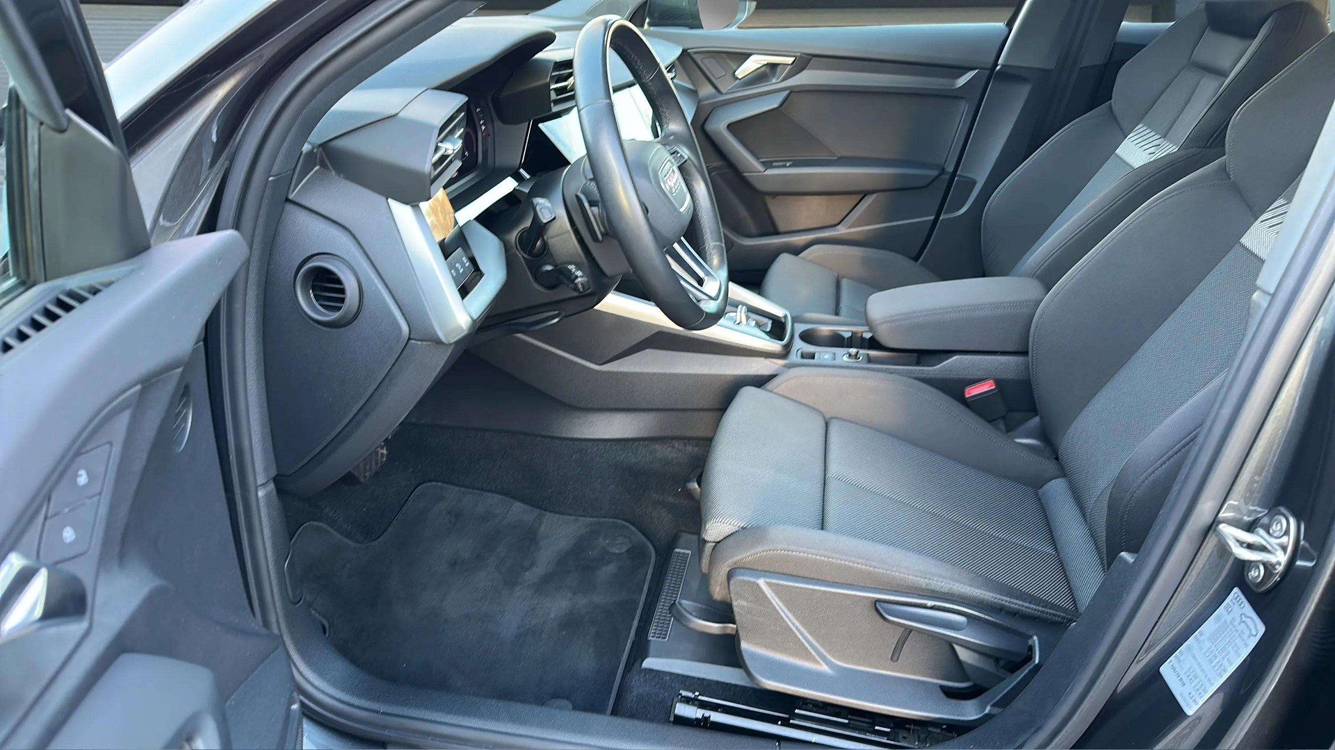 AUDI A3 Sportback 35 TFSI S line S-tronic mit 5J Werksgarantie oder 100000km-image-10