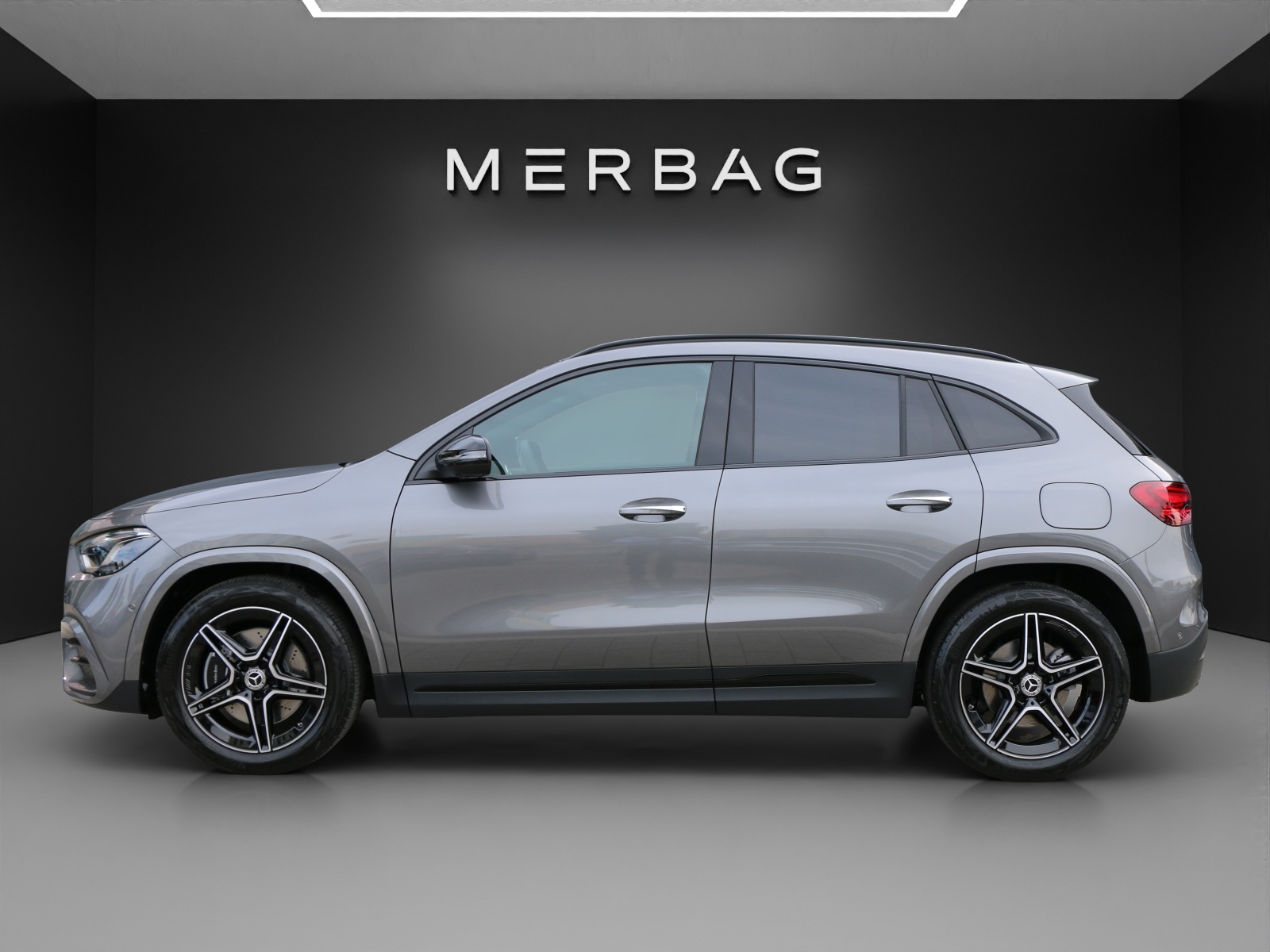 MERCEDES-BENZ GLA 250 4MATIC Swiss Star-image-1