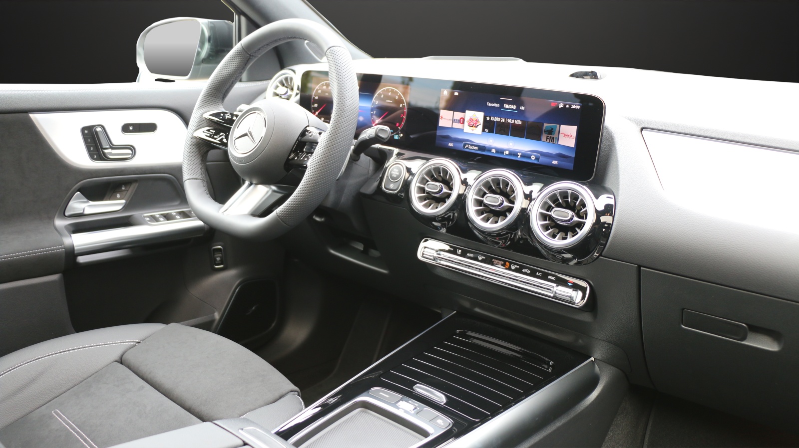 MERCEDES-BENZ GLA 250 4MATIC Swiss Star-image-7
