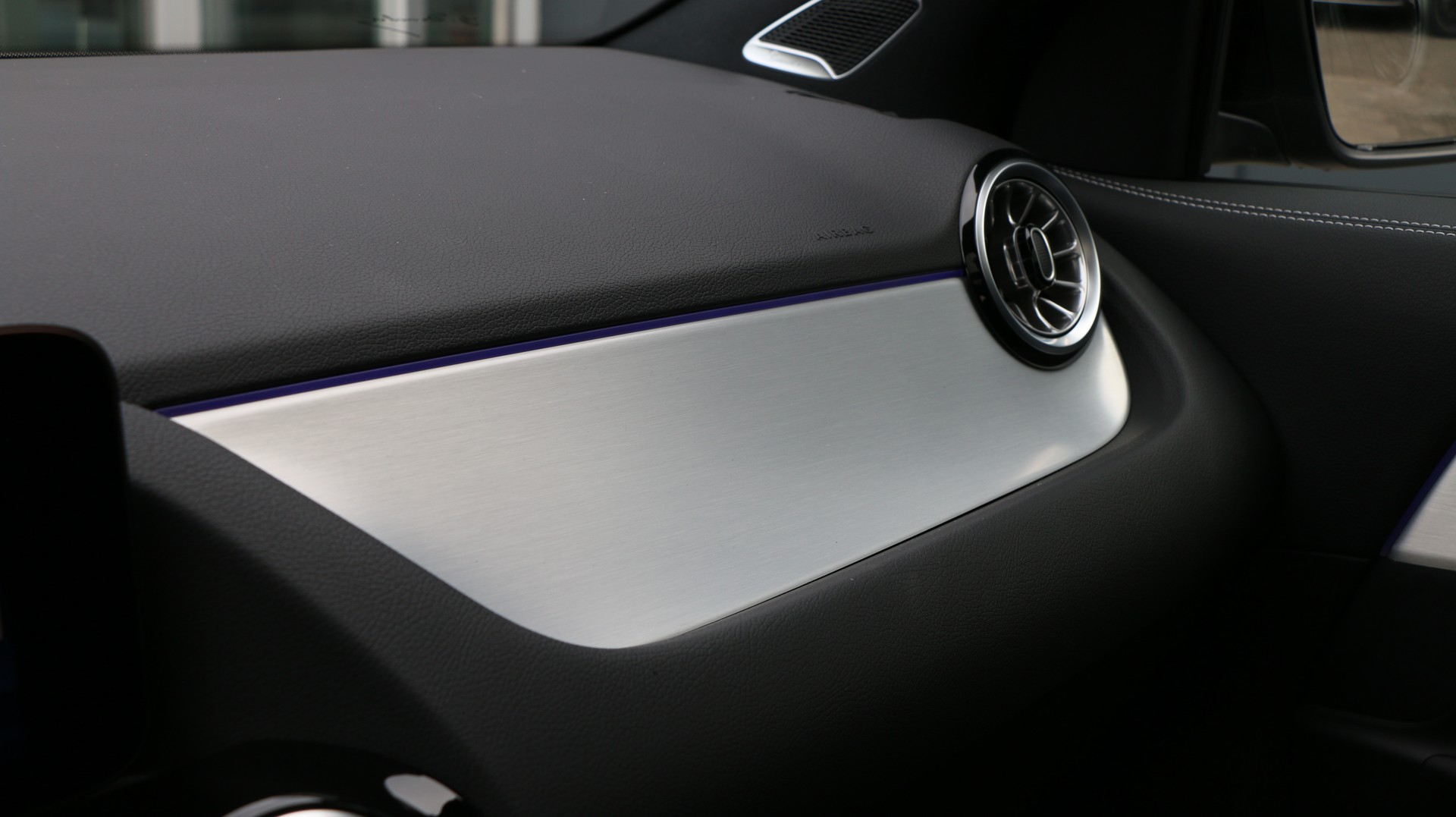 MERCEDES-BENZ GLA 250 4MATIC Swiss Star-image-17