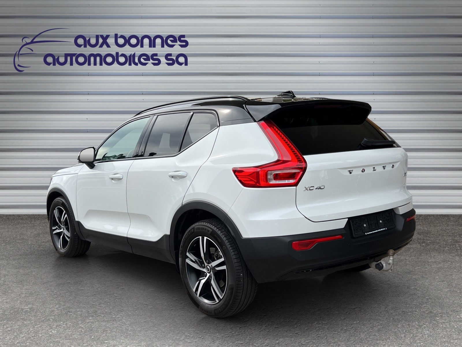 VOLVO XC40 B4 Benzin Mild Hybrid AWD R-Design Geartronic-showroom-element-1