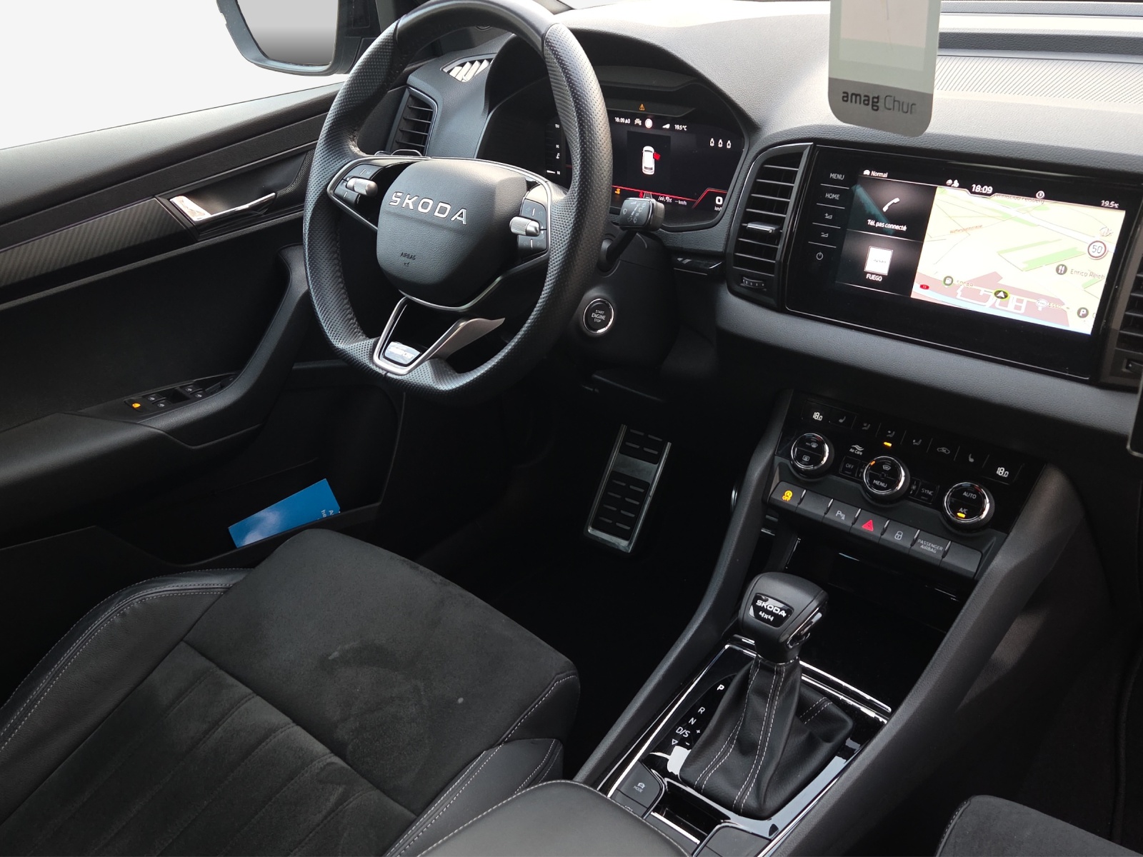 SKODA Karoq 2.0 TSI SportLine 4x4 DSG-image-13