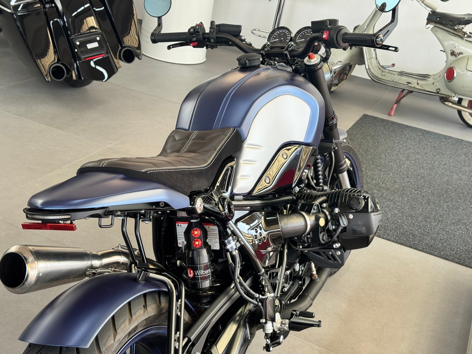 BMW R nineT mit Top Umbau+Spez.Lackierung+Sportauspuff+Spez.Blinker+Wilbers Fahrwerk+Rizoma Spiegel+Gabel eloxiert+-image-7