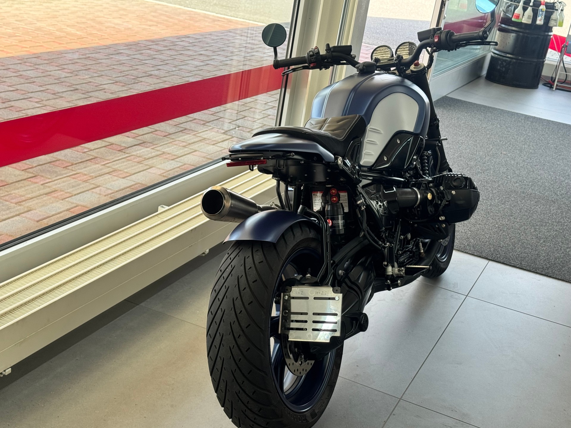 BMW R nineT mit Top Umbau+Spez.Lackierung+Sportauspuff+Spez.Blinker+Wilbers Fahrwerk+Rizoma Spiegel+Gabel eloxiert+-image-10