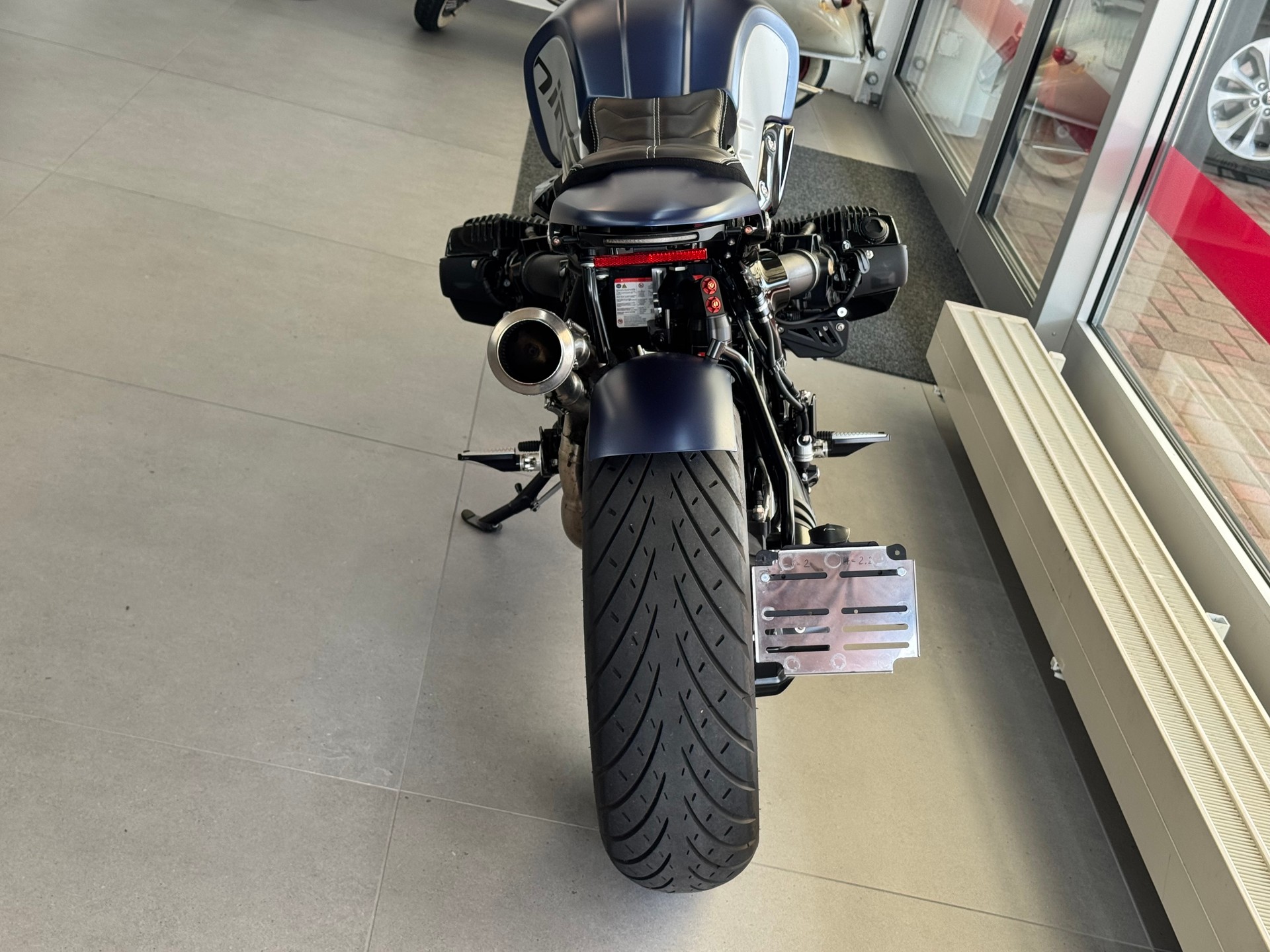 BMW R nineT mit Top Umbau+Spez.Lackierung+Sportauspuff+Spez.Blinker+Wilbers Fahrwerk+Rizoma Spiegel+Gabel eloxiert+-image-6