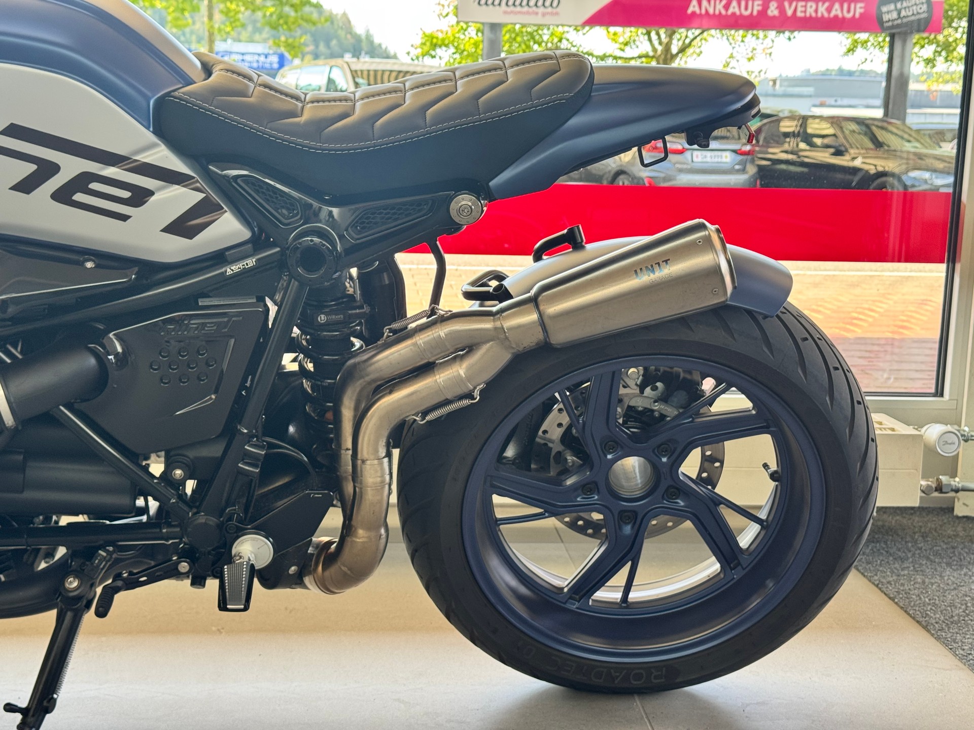 BMW R nineT mit Top Umbau+Spez.Lackierung+Sportauspuff+Spez.Blinker+Wilbers Fahrwerk+Rizoma Spiegel+Gabel eloxiert+-image-4