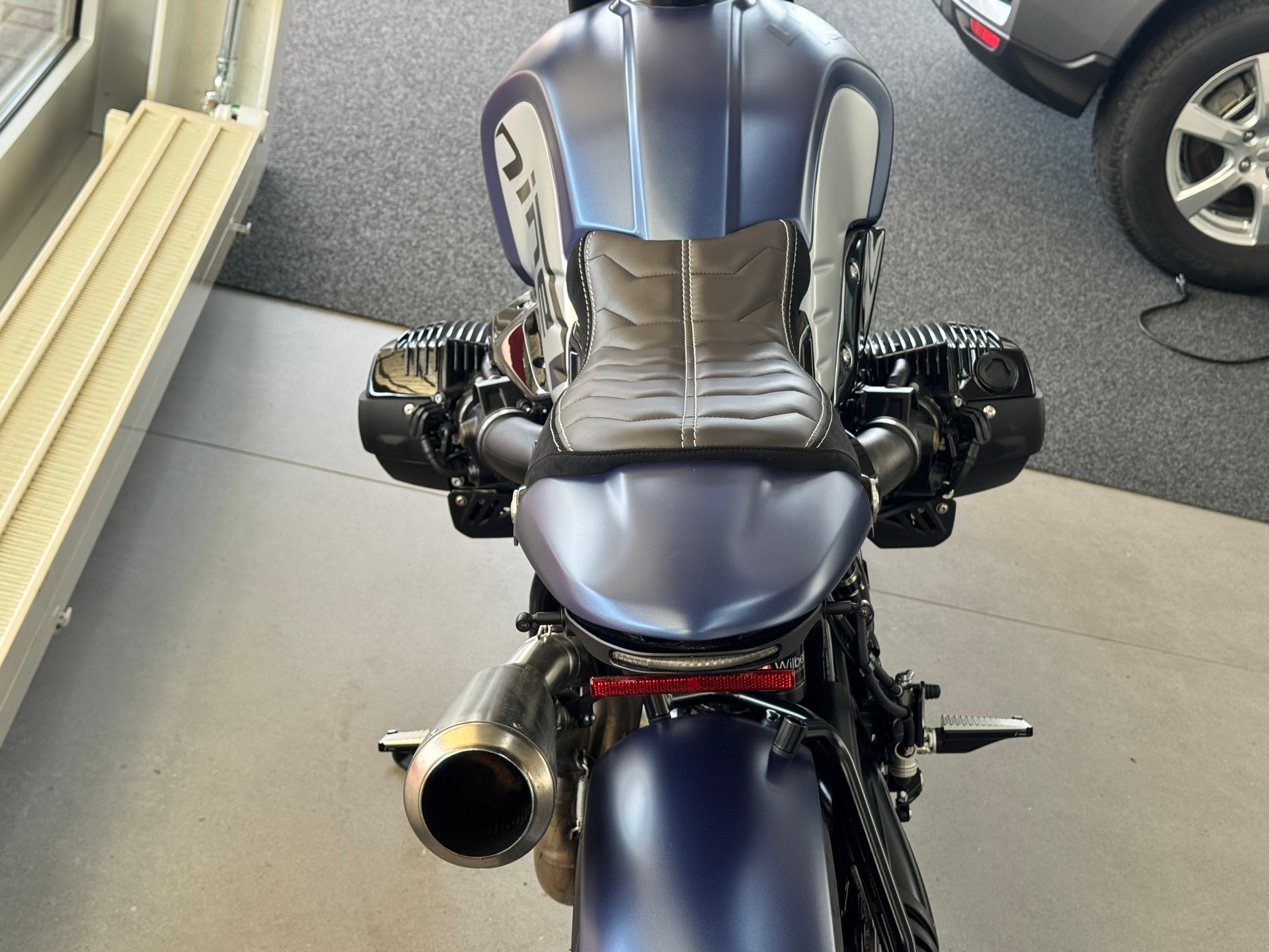 BMW R nineT mit Top Umbau+Spez.Lackierung+Sportauspuff+Spez.Blinker+Wilbers Fahrwerk+Rizoma Spiegel+Gabel eloxiert+-image-12