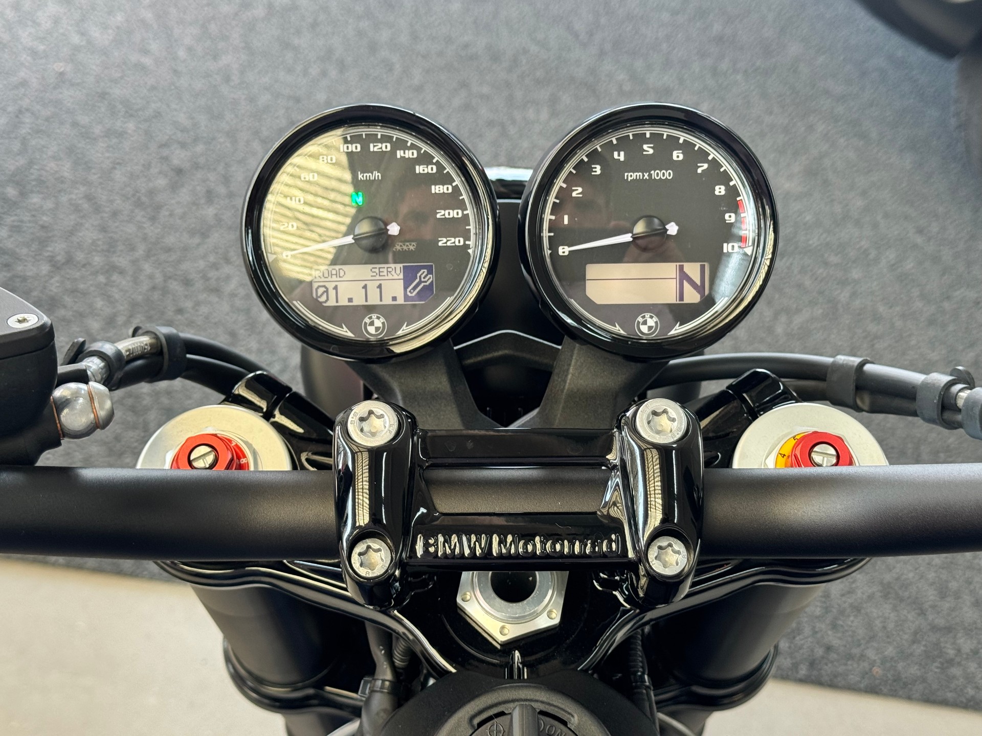 BMW R nineT mit Top Umbau+Spez.Lackierung+Sportauspuff+Spez.Blinker+Wilbers Fahrwerk+Rizoma Spiegel+Gabel eloxiert+-image-13