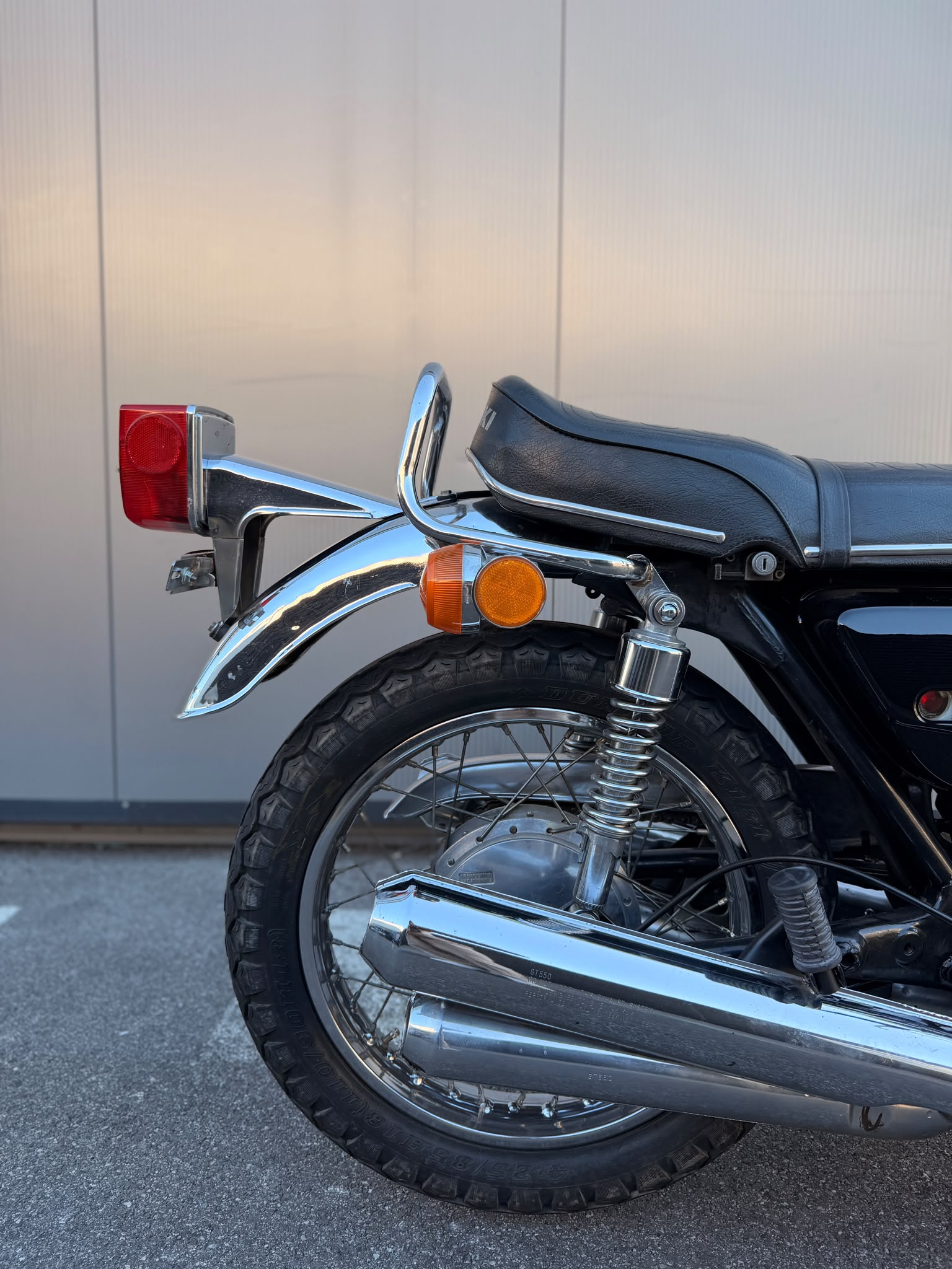 SUZUKI SUZUKI GT 550-showroom-element-3