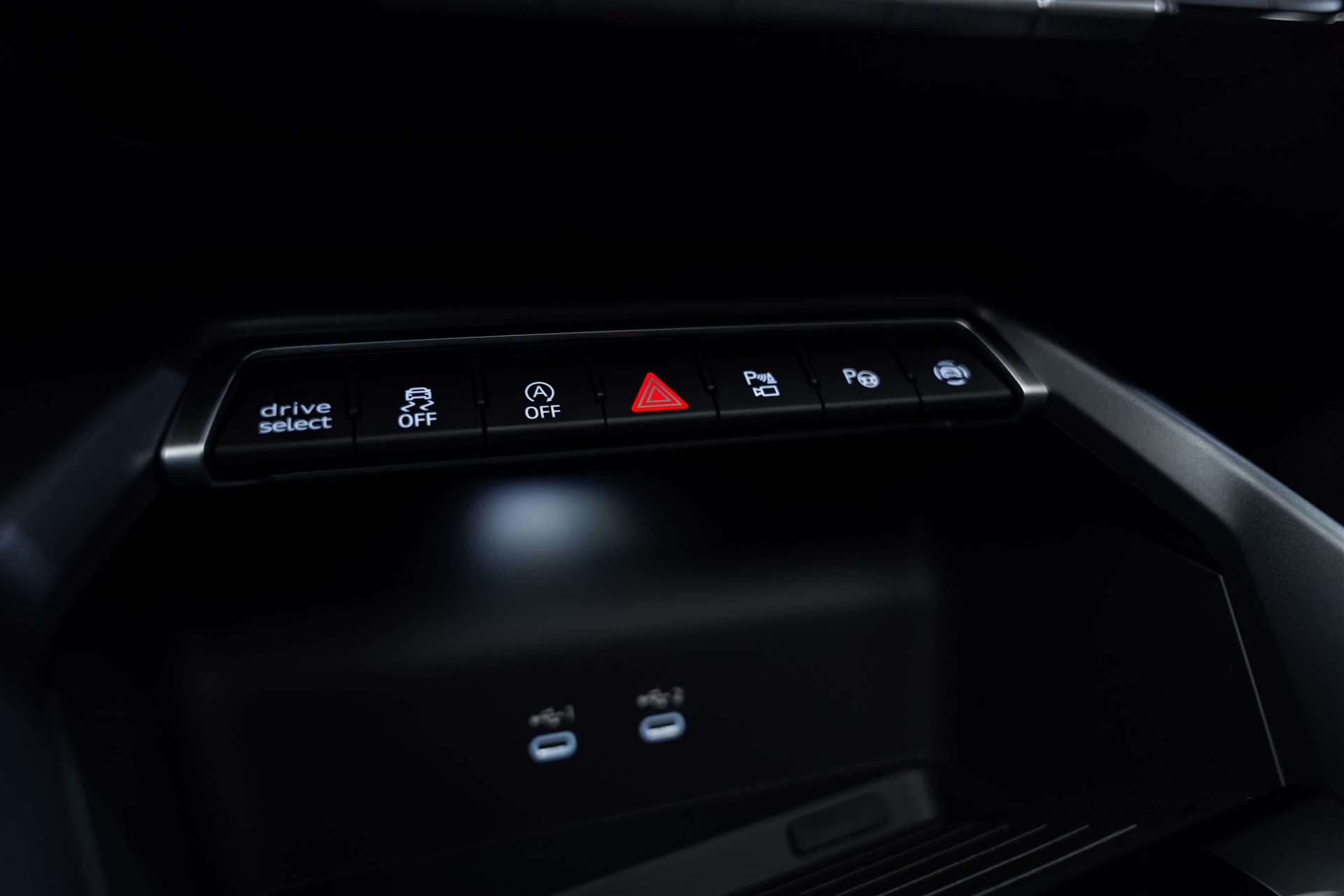 AUDI AUDI A3 Sportback 35 TDi S-Line S-Tronic Automat-image-29