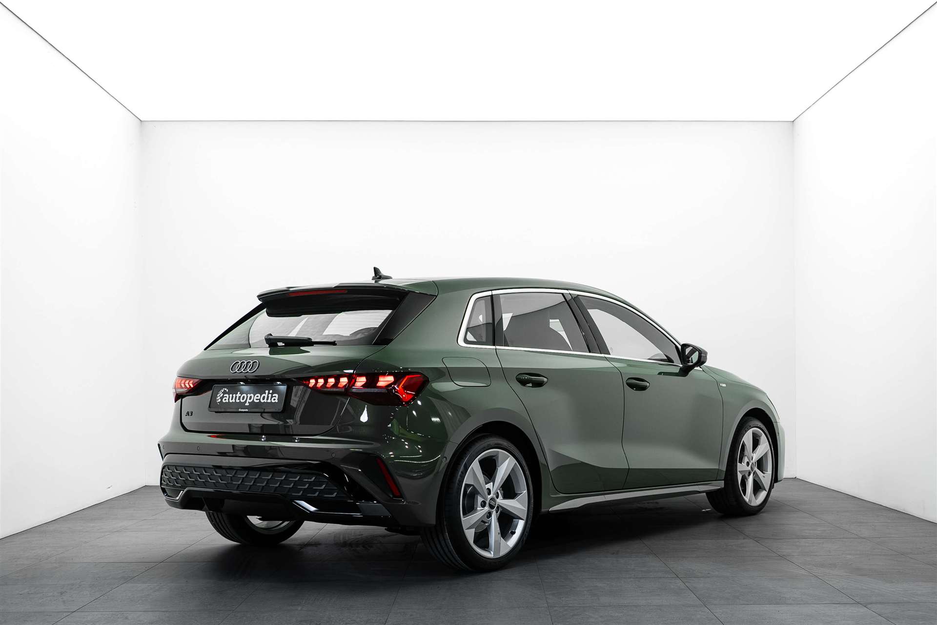 AUDI AUDI A3 Sportback 35 TDi S-Line S-Tronic Automat-showroom-element-2