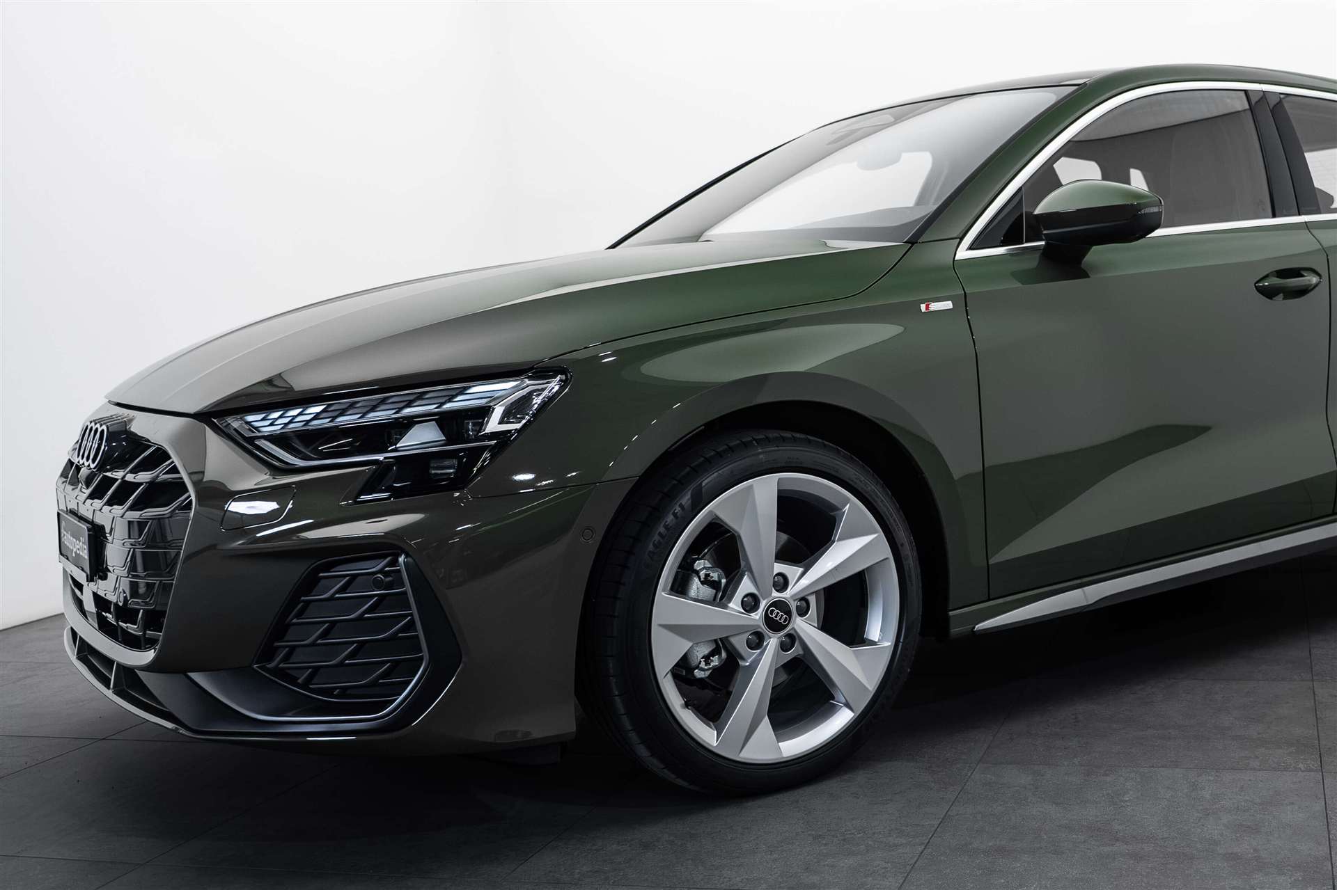 AUDI AUDI A3 Sportback 35 TDi S-Line S-Tronic Automat-showroom-element-1