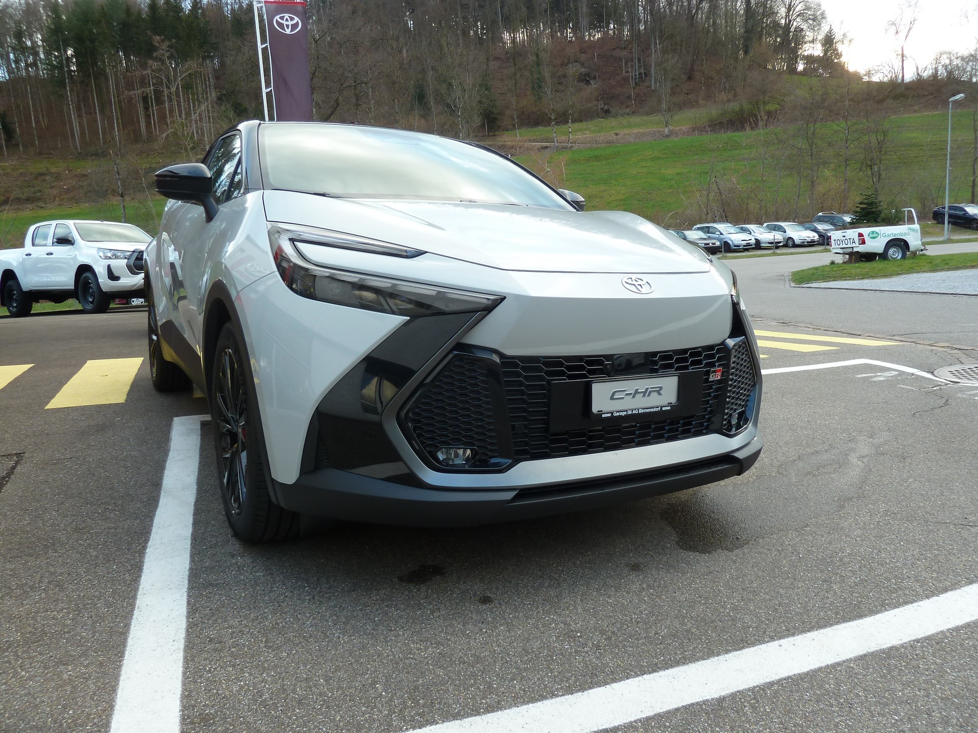 TOYOTA C-HR 2.0 HSD CVT GR Sport 4WD-image-14