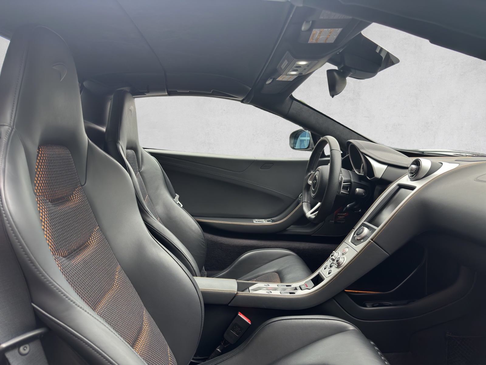 McLAREN MP4-12C SPIDER-image-11