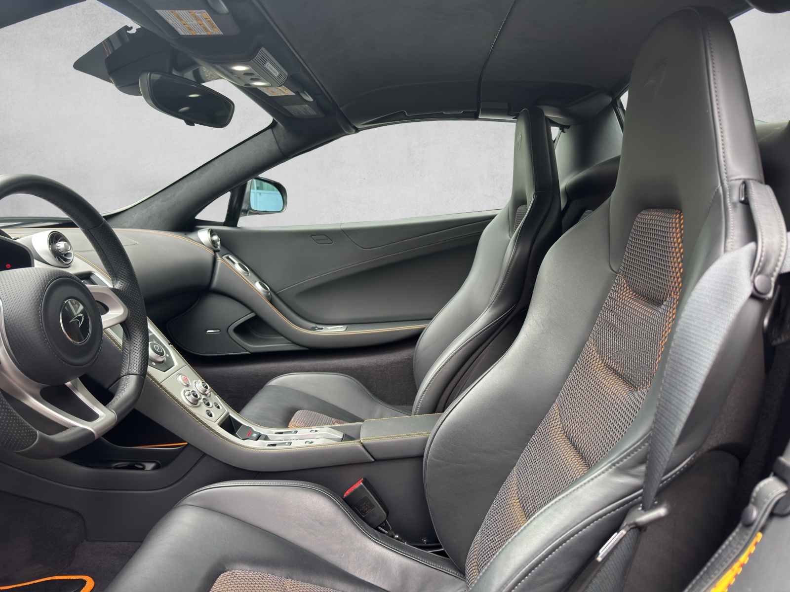 McLAREN MP4-12C SPIDER-image-5