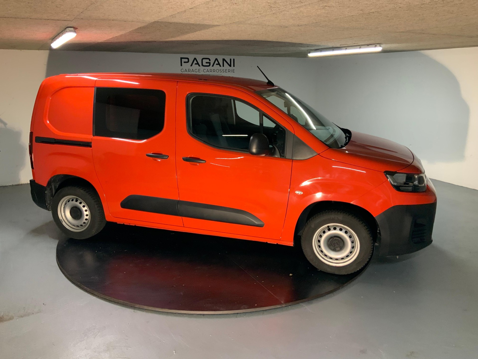 CITROEN Berlingo 650 M 1.2 PureTech 110 Swiss Edition S/S-image-12