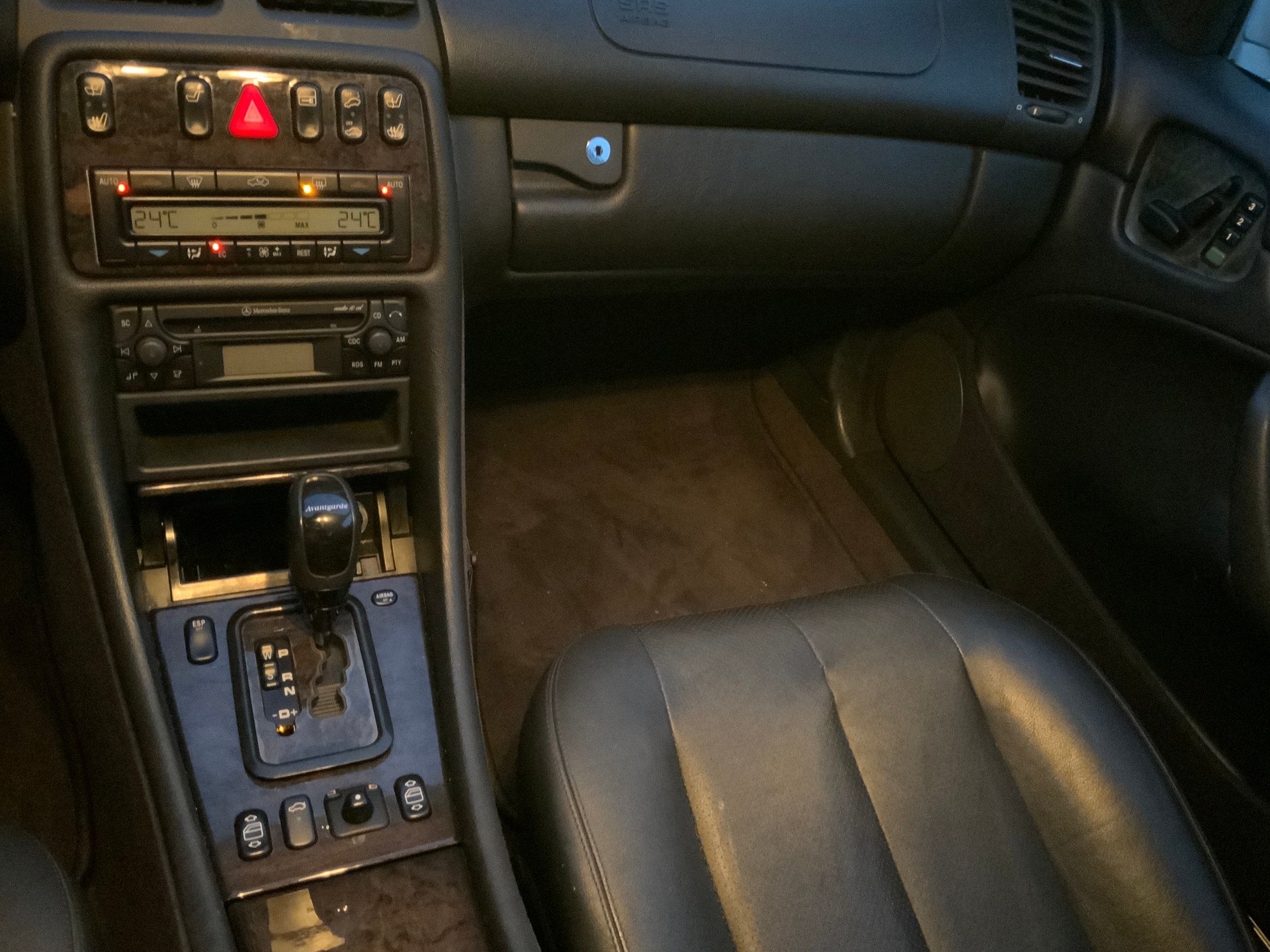 MERCEDES-BENZ CLK 320 Avantgarde Automatic-image-9